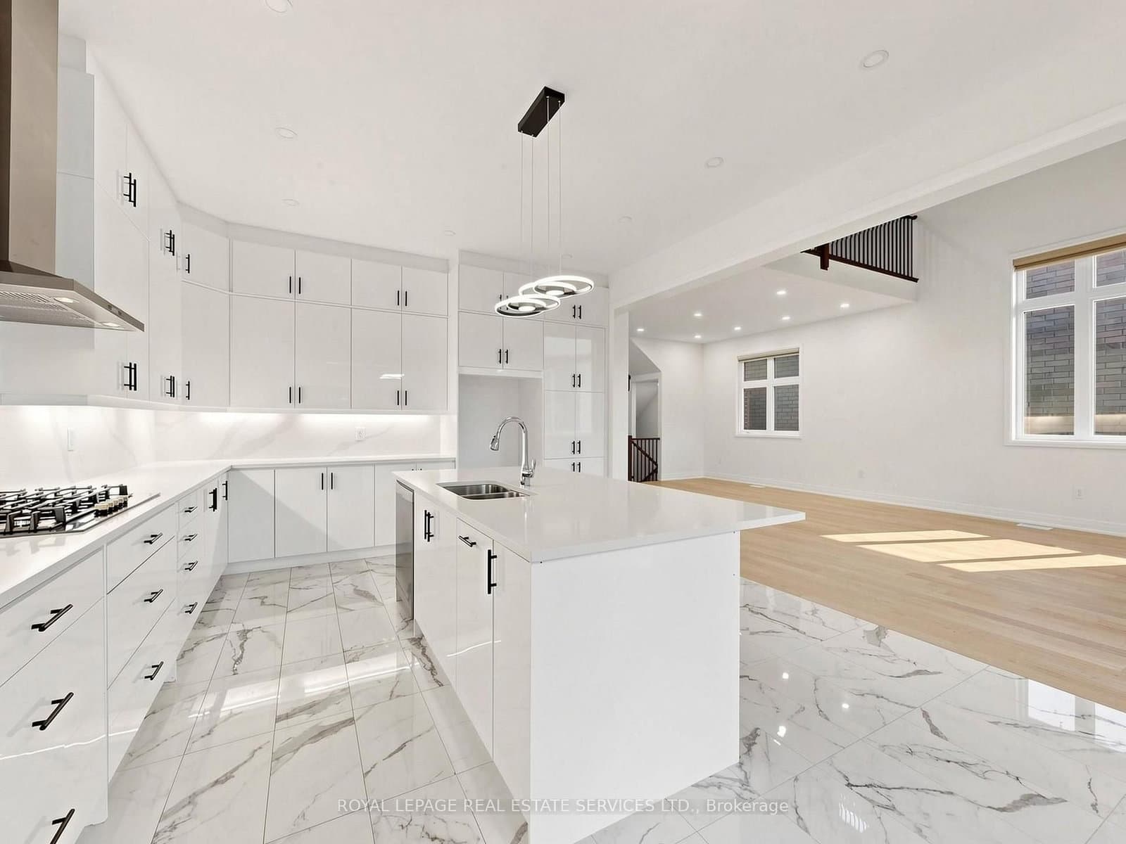 1340 Aymond Crescent thumbnail 14