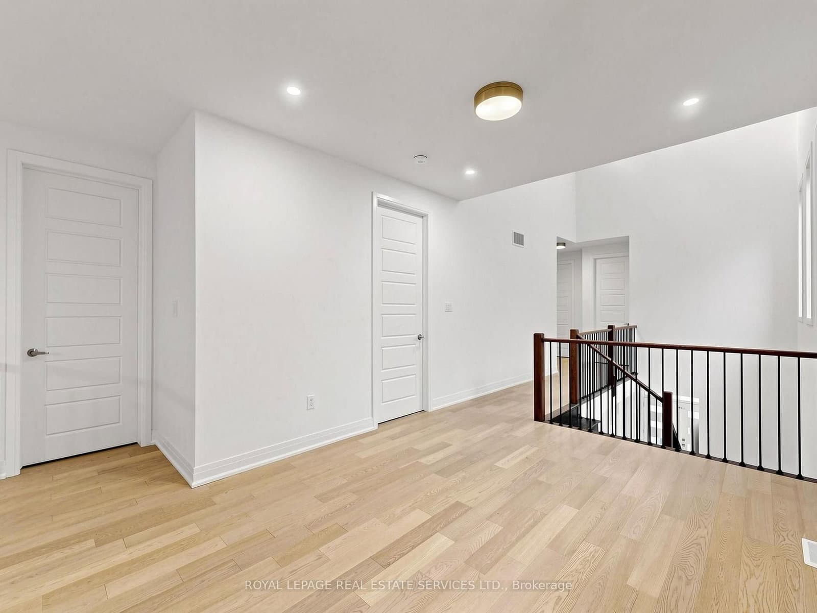 1340 Aymond Crescent thumbnail 24