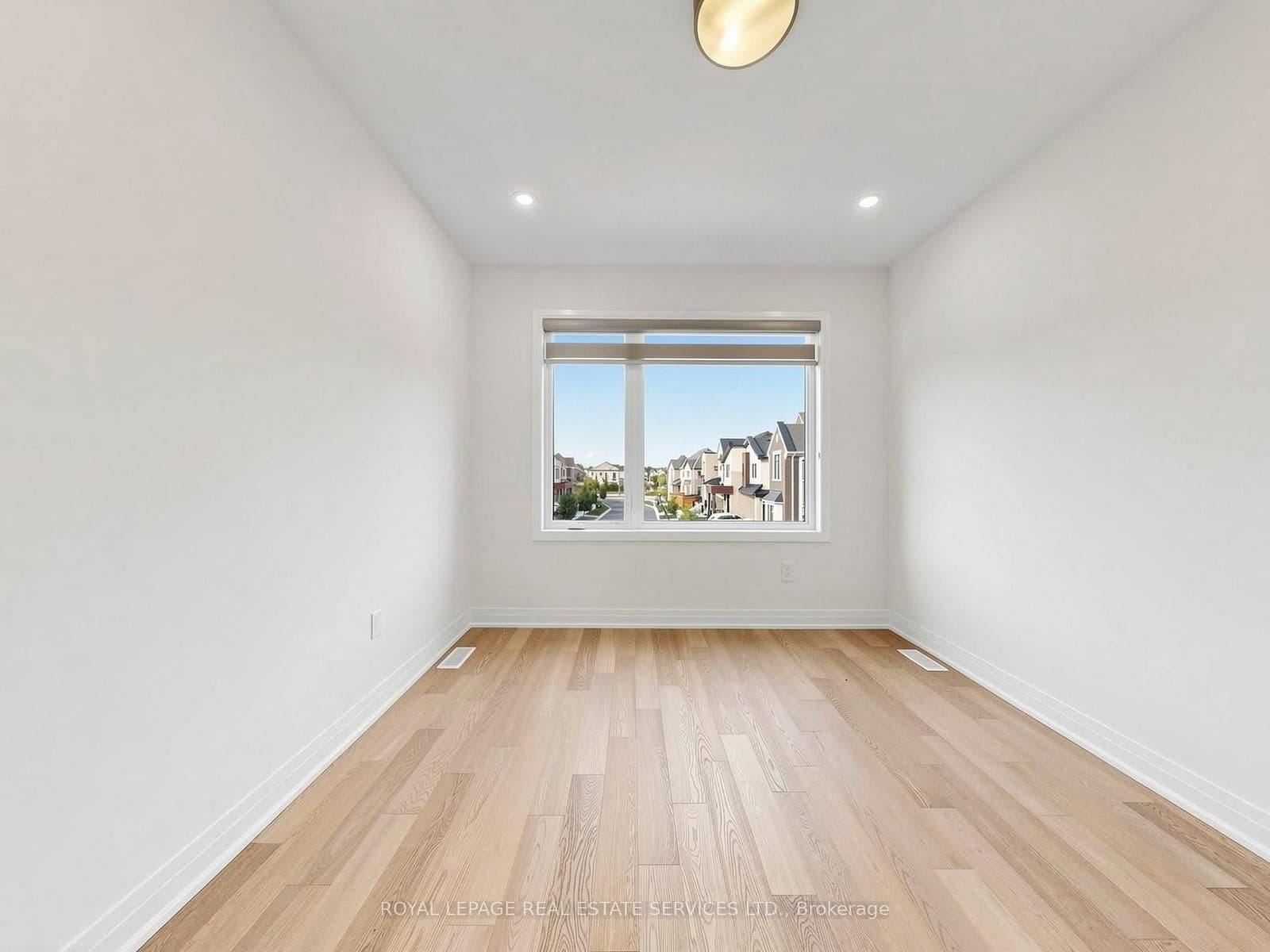 1340 Aymond Crescent thumbnail 33