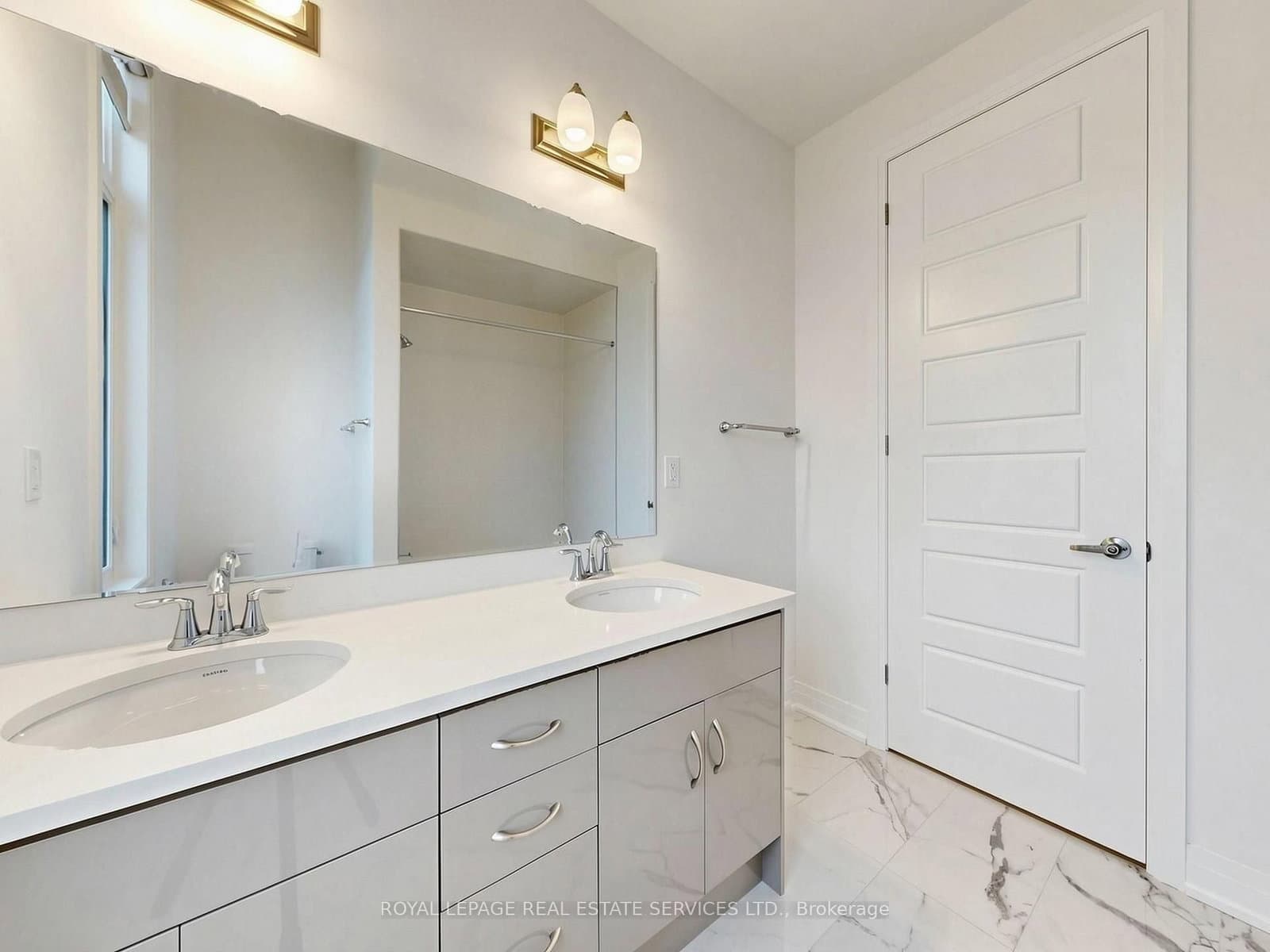1340 Aymond Crescent thumbnail 34