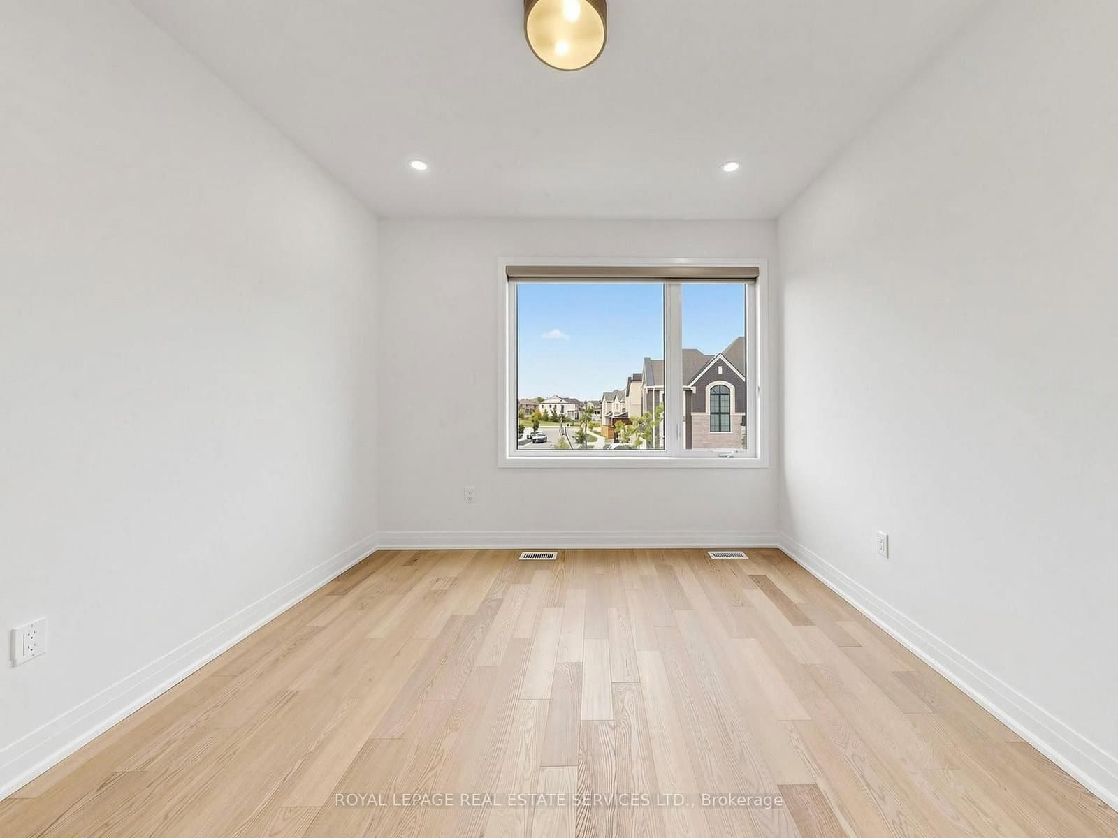 1340 Aymond Crescent thumbnail 36