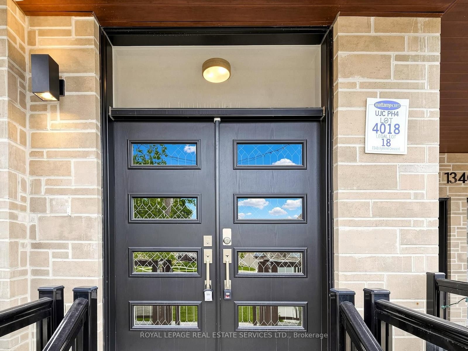 1340 Aymond Crescent thumbnail 4
