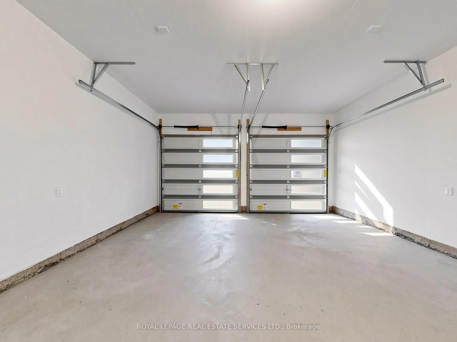 1340 Aymond Crescent thumbnail 41