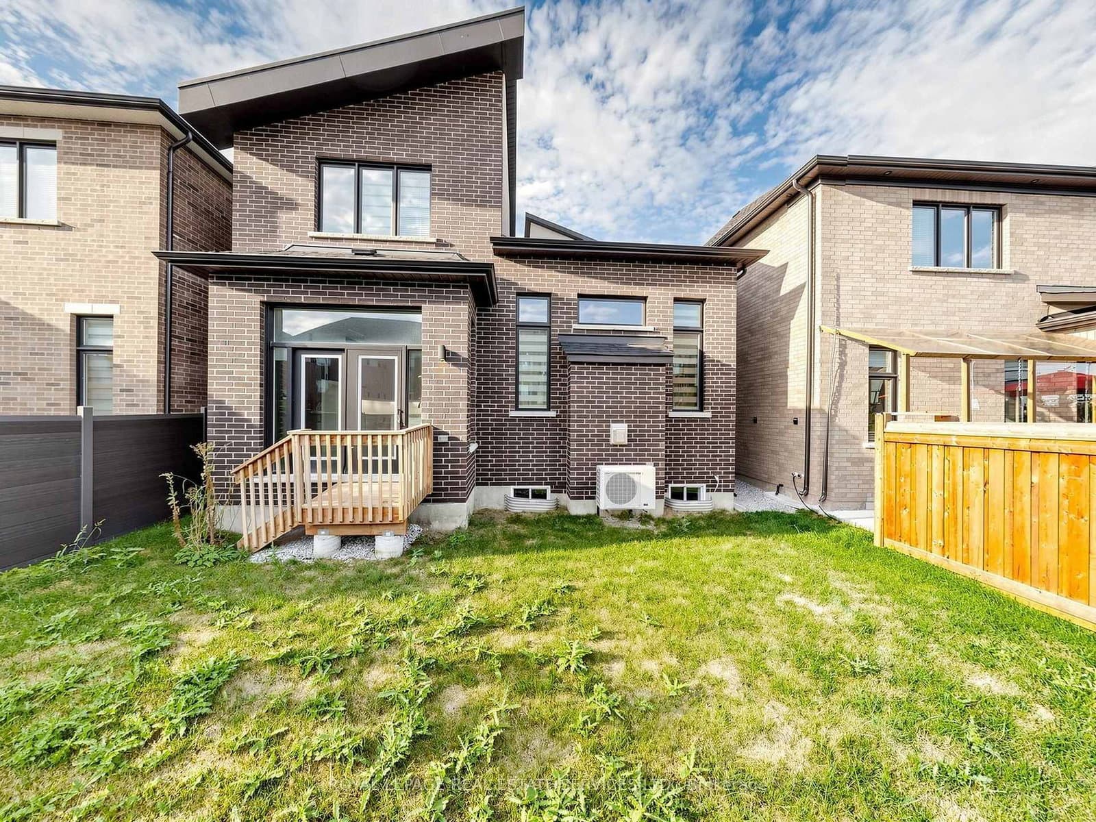 1340 Aymond Crescent thumbnail 43