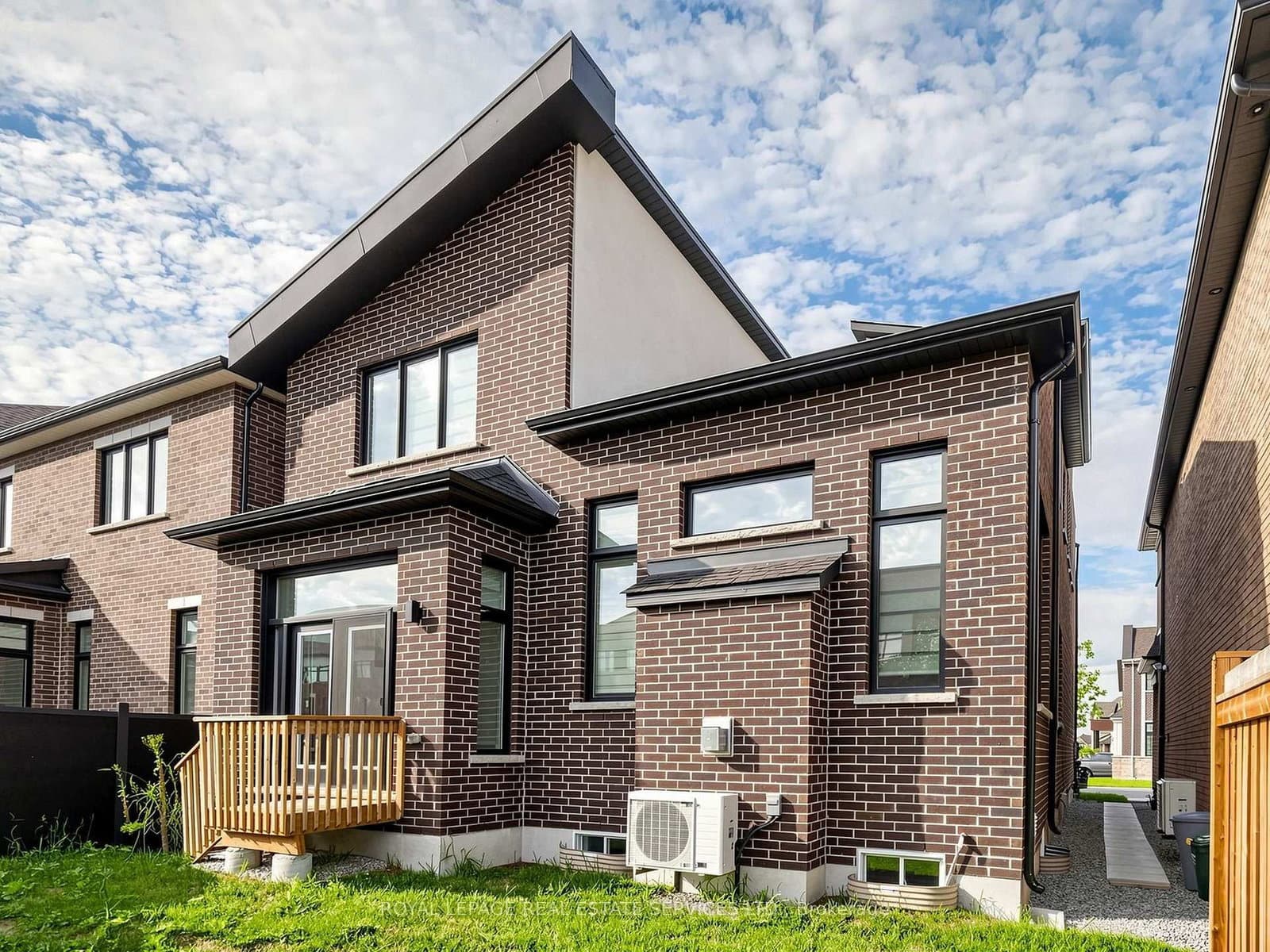 1340 Aymond Crescent thumbnail 44