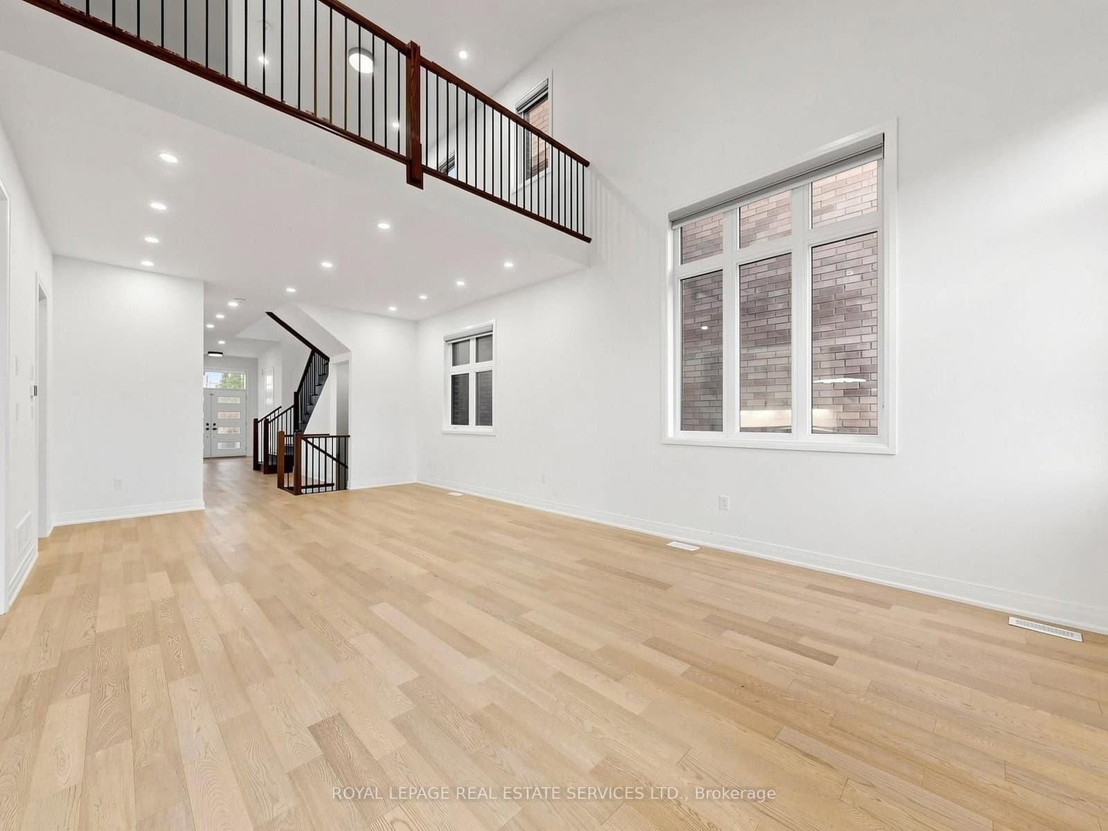 1340 Aymond Crescent thumbnail 8