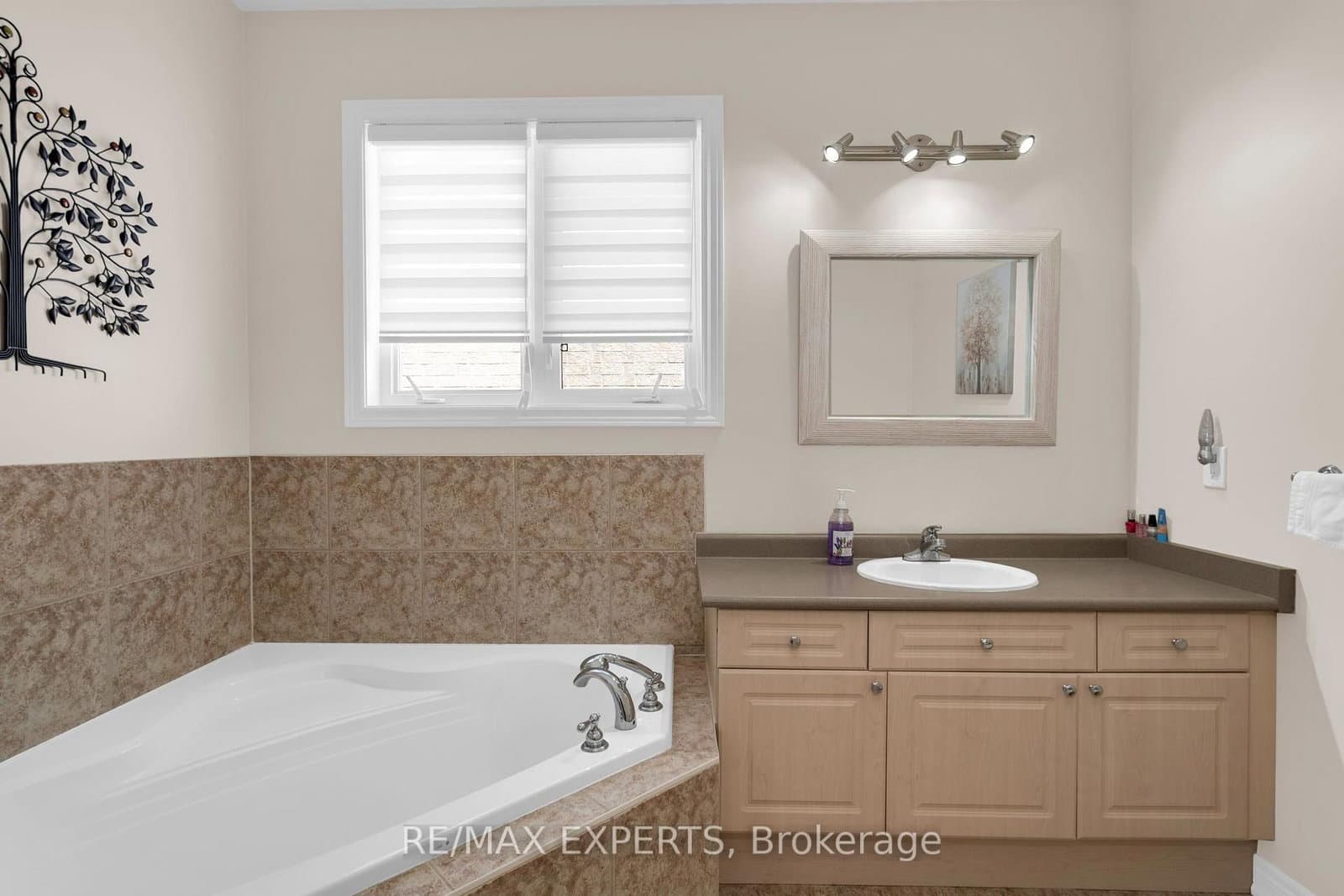 8 Evans Ridge thumbnail 25