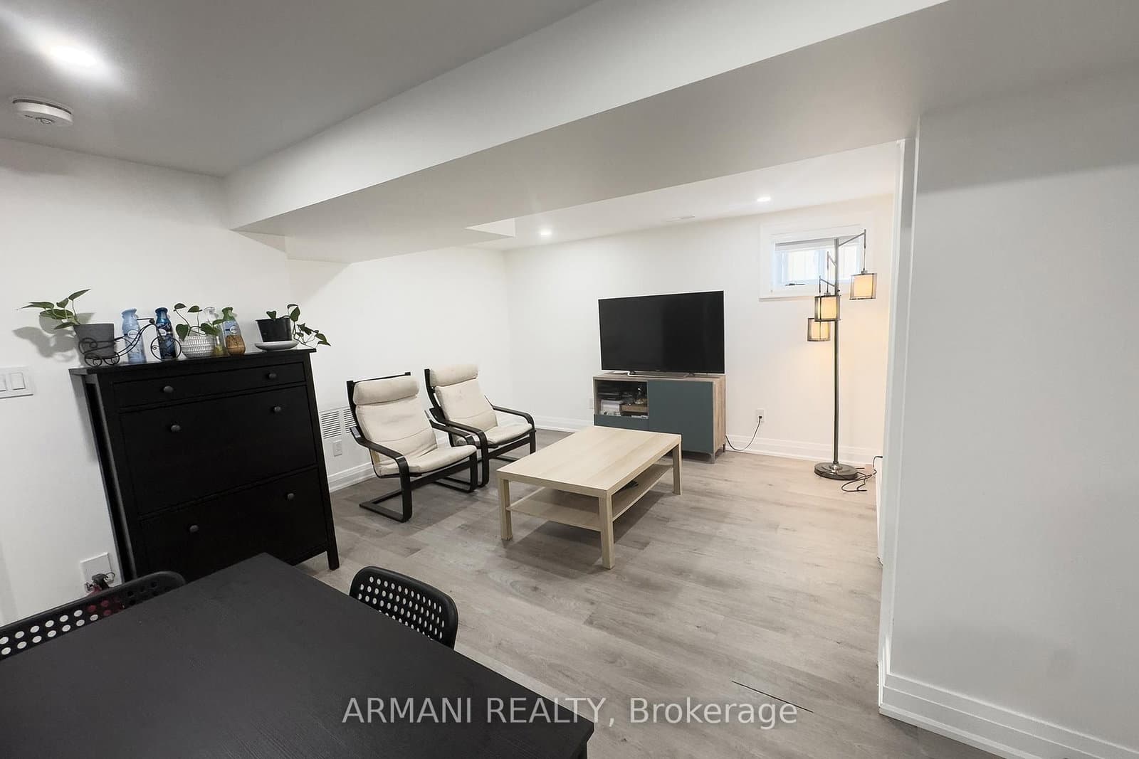 97 Cuffley Crescent N, Unit Basement thumbnail 14