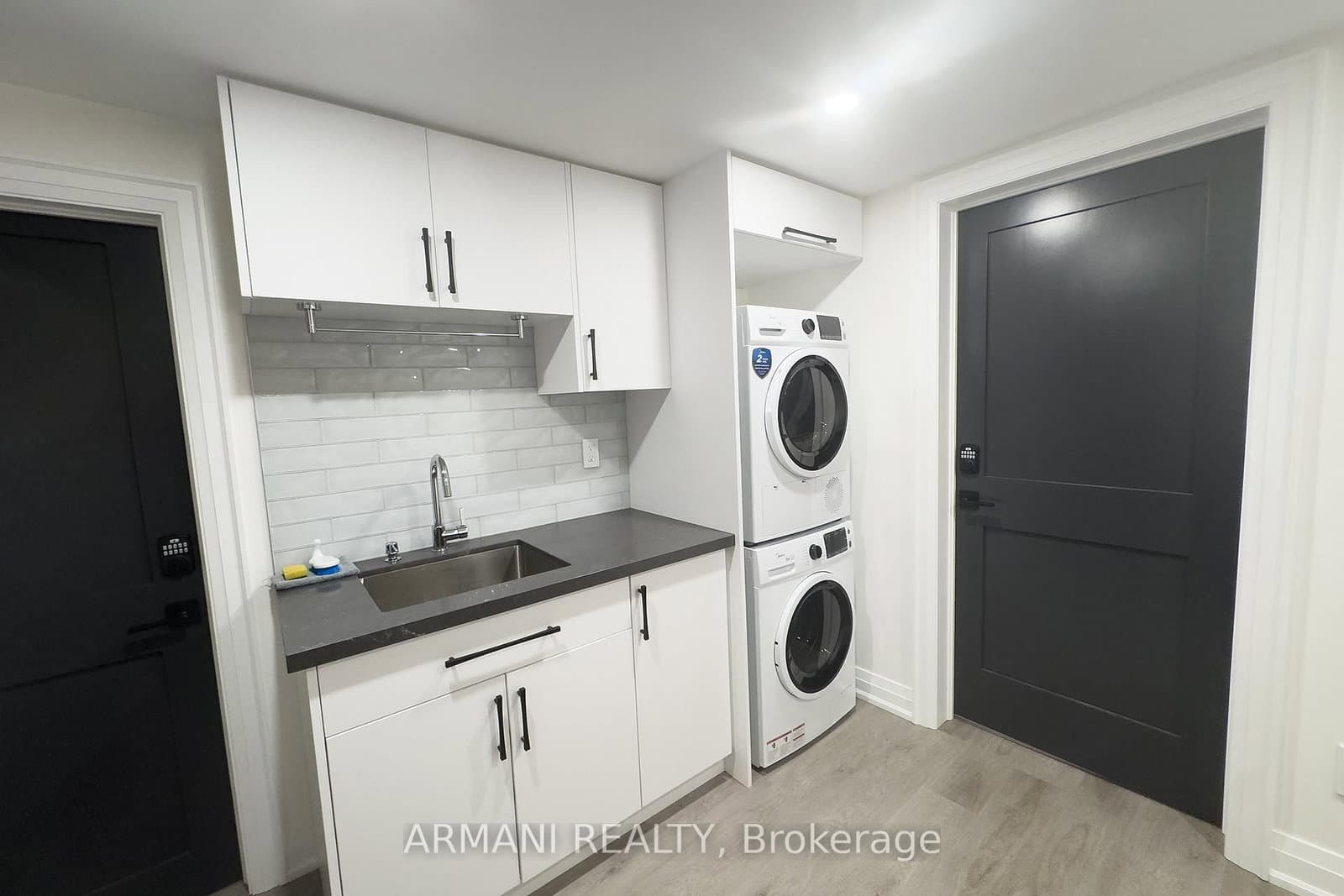 97 Cuffley Crescent N, Unit Basement thumbnail 4