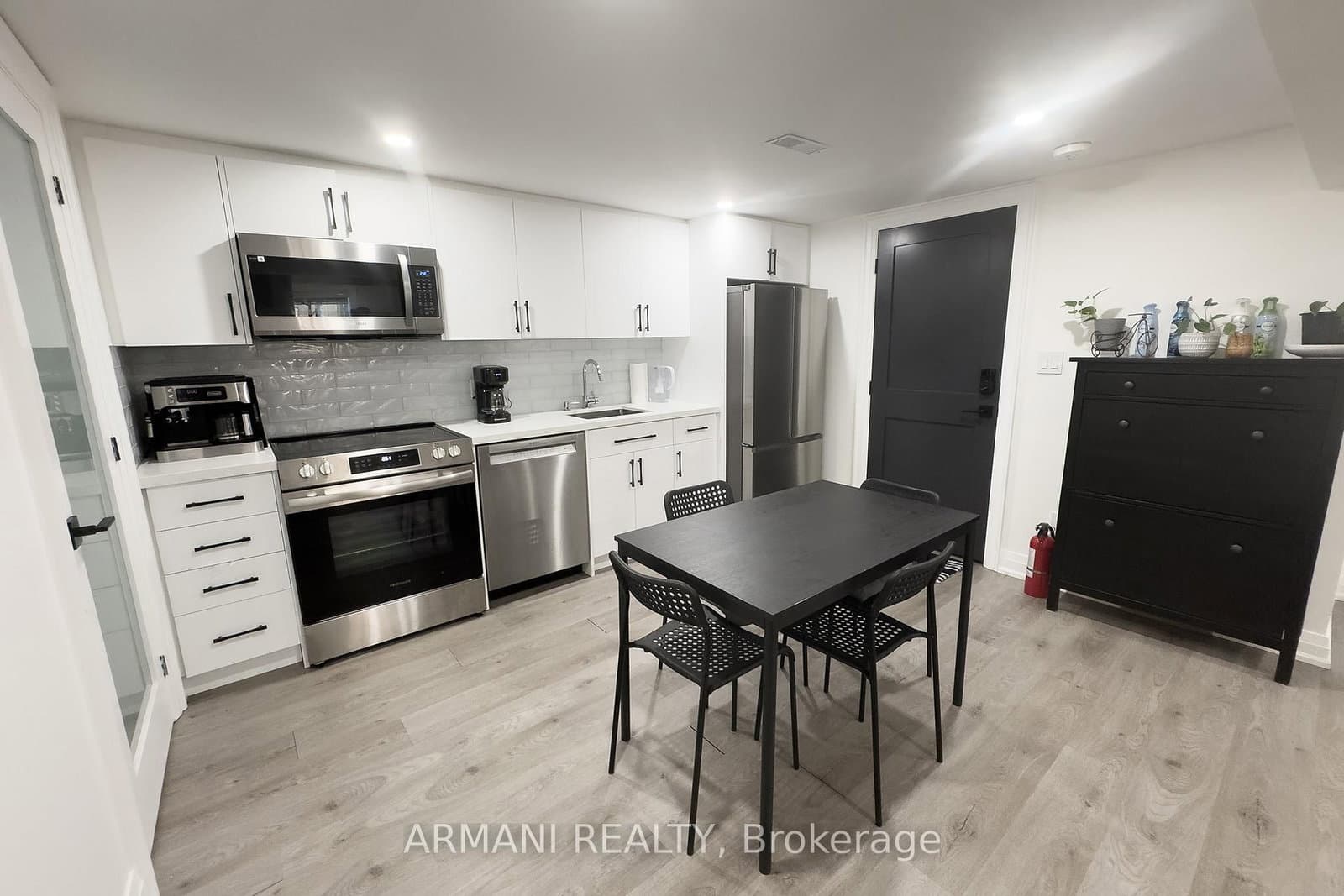 97 Cuffley Crescent N, Unit Basement thumbnail 6