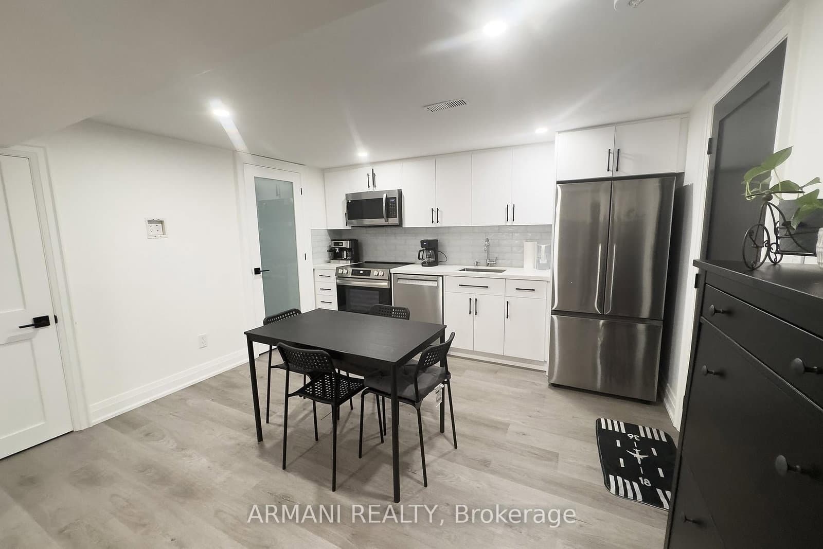 97 Cuffley Crescent N, Unit Basement thumbnail 8
