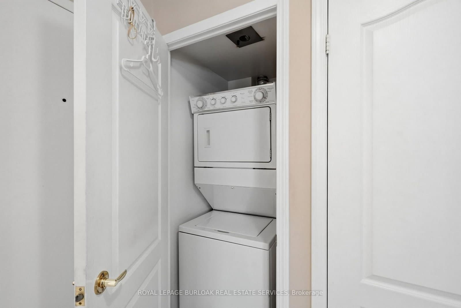1150 Parkwest Place, Unit 301 thumbnail 23