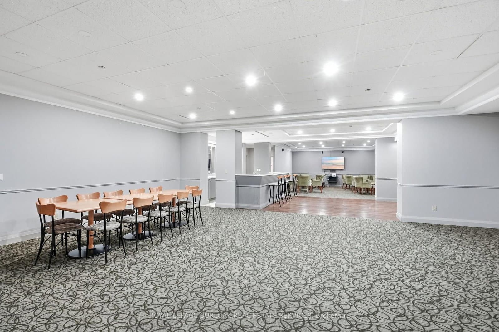 1150 Parkwest Place, Unit 301 thumbnail 32