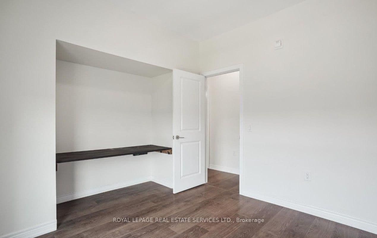 2388 Khalsa Gate, Unit 308 thumbnail 9