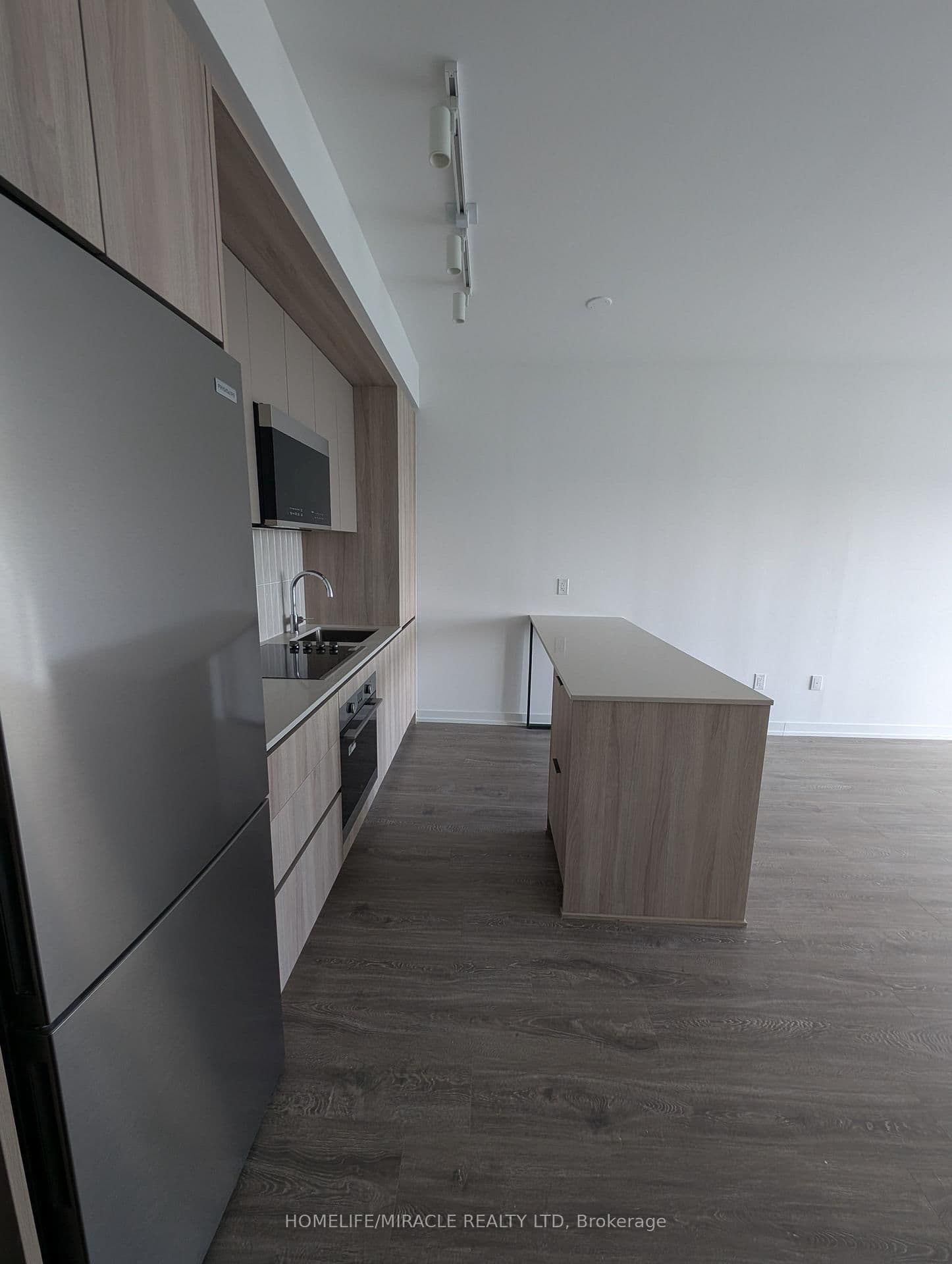 2485 Eglinton Avenue W, Unit 718 thumbnail 3