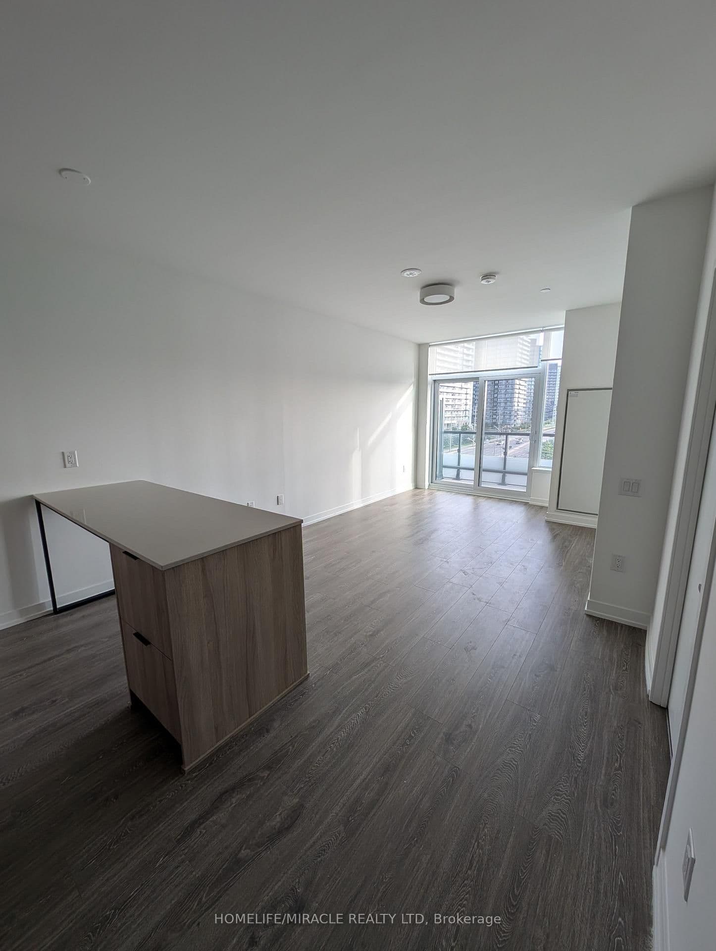2485 Eglinton Avenue W, Unit 718 thumbnail 4