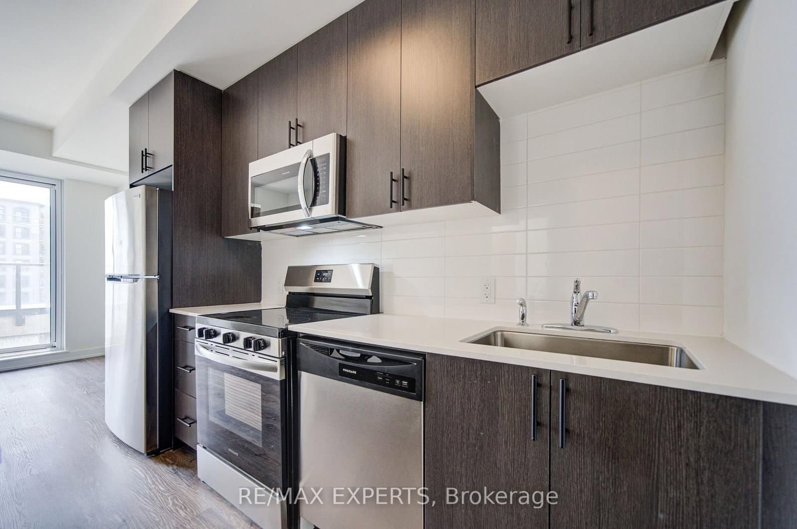 #412 - 2475 Old Bronte Road