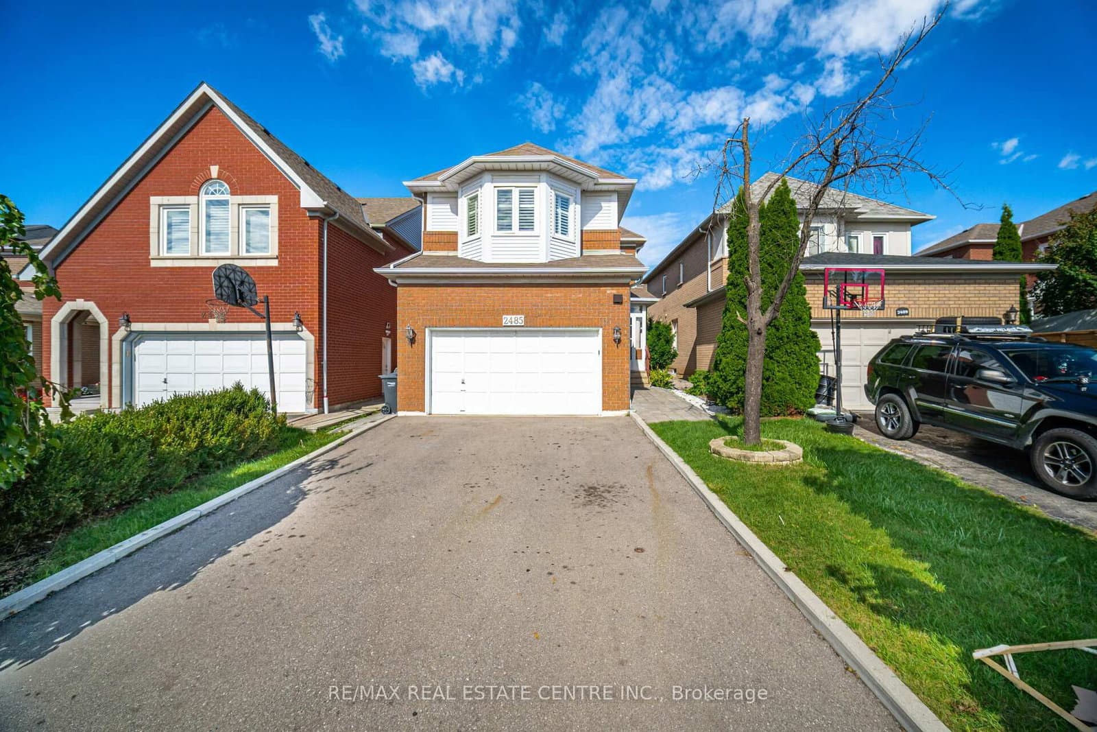 2485 Strathmore Crescent N - Image 1