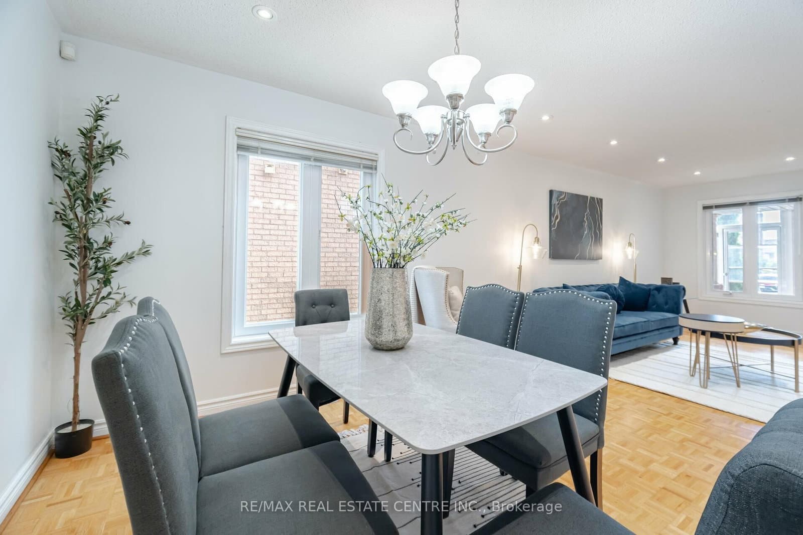 2485 Strathmore Crescent N thumbnail 10