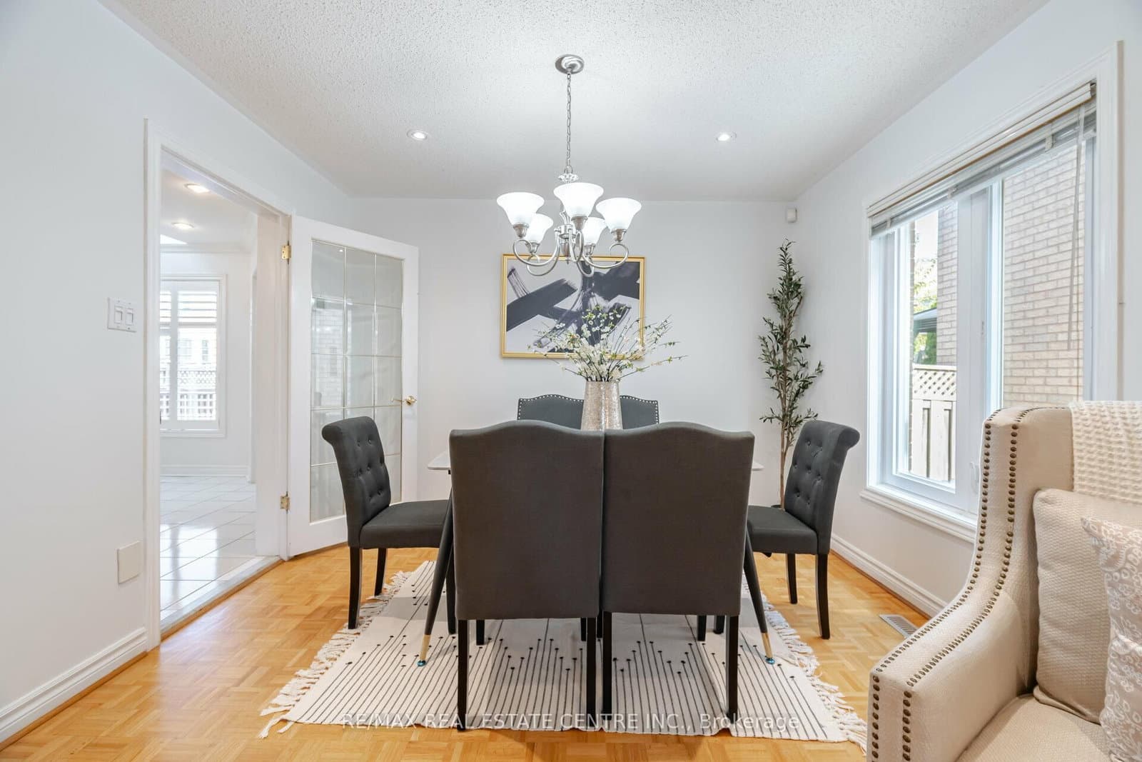 2485 Strathmore Crescent N thumbnail 12