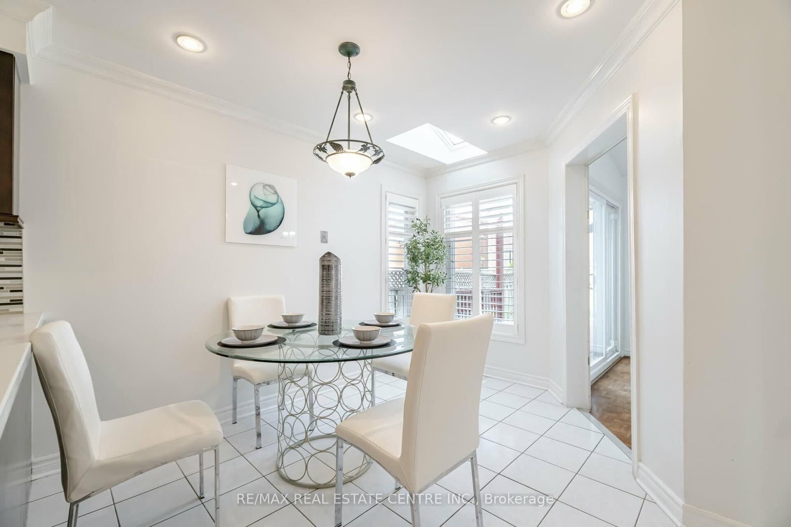 2485 Strathmore Crescent N thumbnail 14