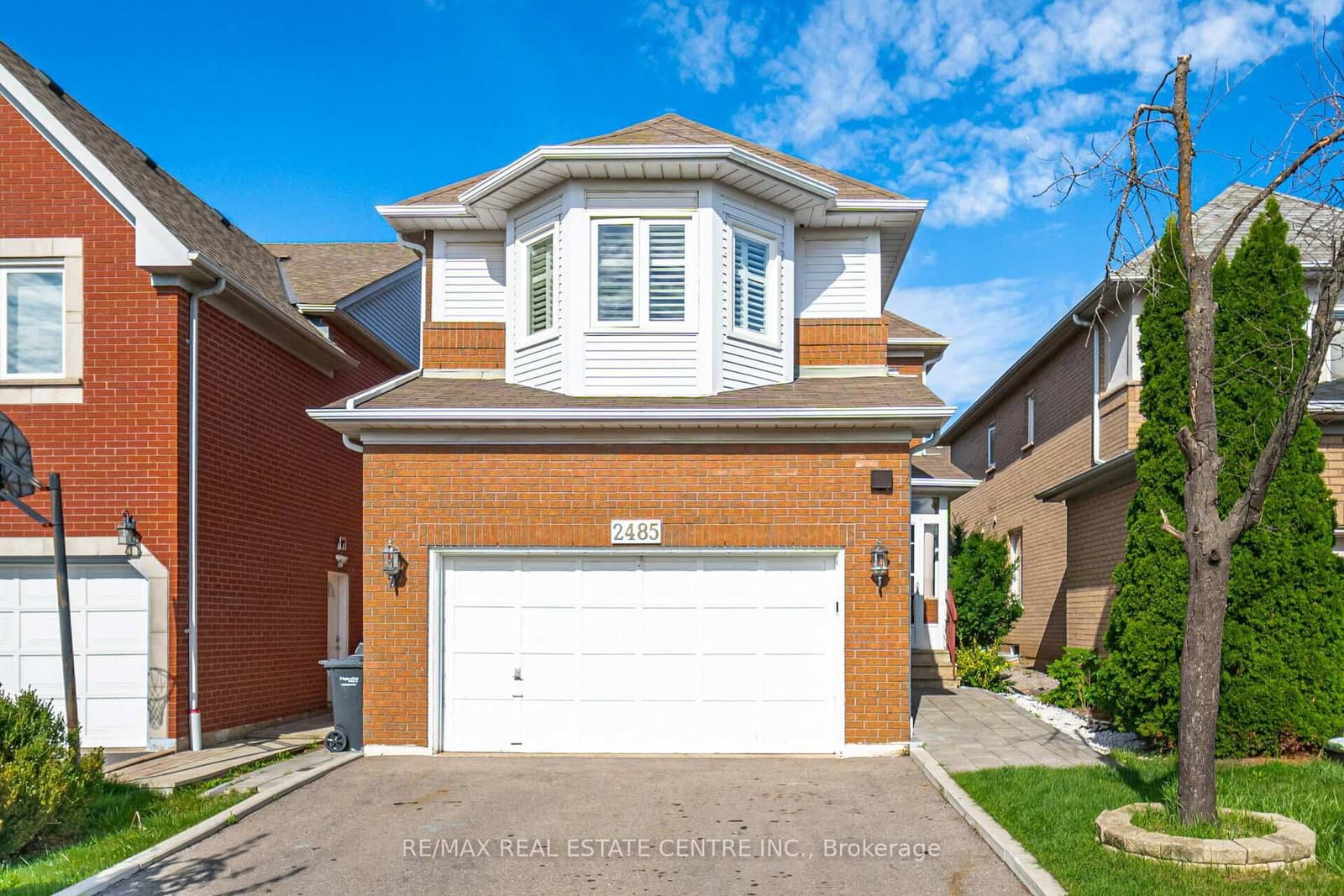 2485 Strathmore Crescent N thumbnail 2