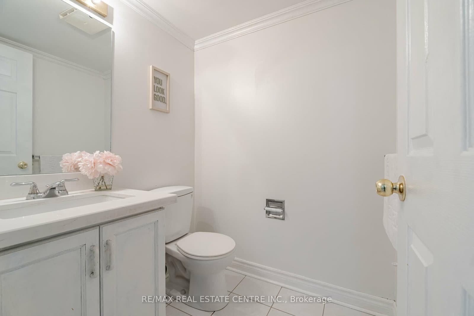2485 Strathmore Crescent N thumbnail 24