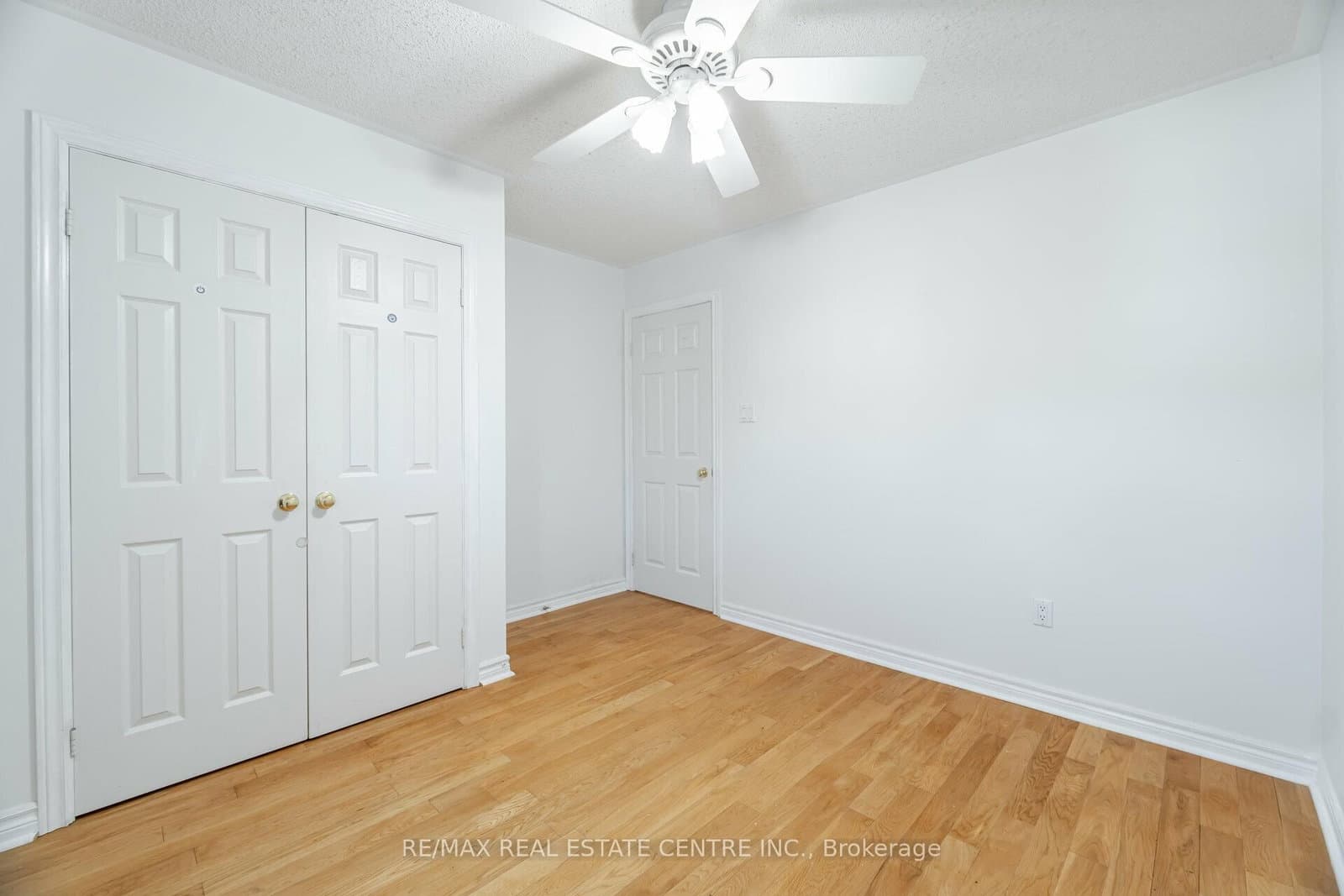 2485 Strathmore Crescent N thumbnail 35
