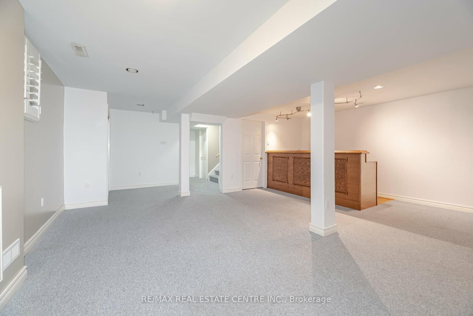 2485 Strathmore Crescent N thumbnail 39
