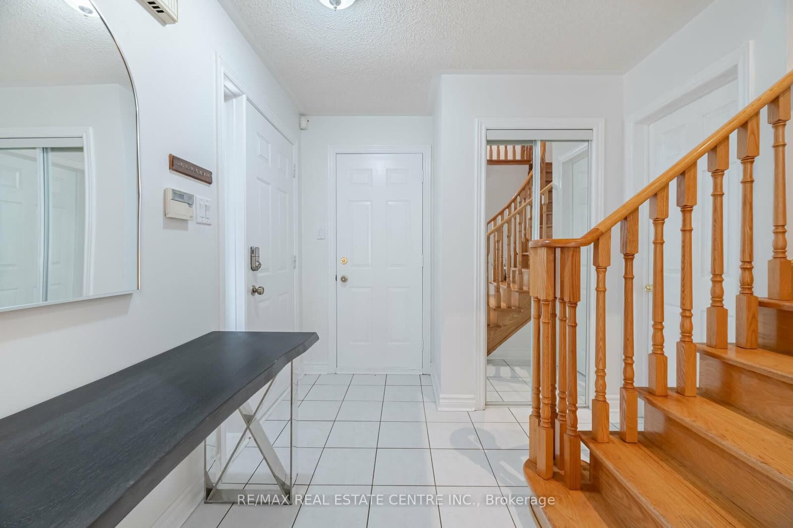 2485 Strathmore Crescent N thumbnail 6