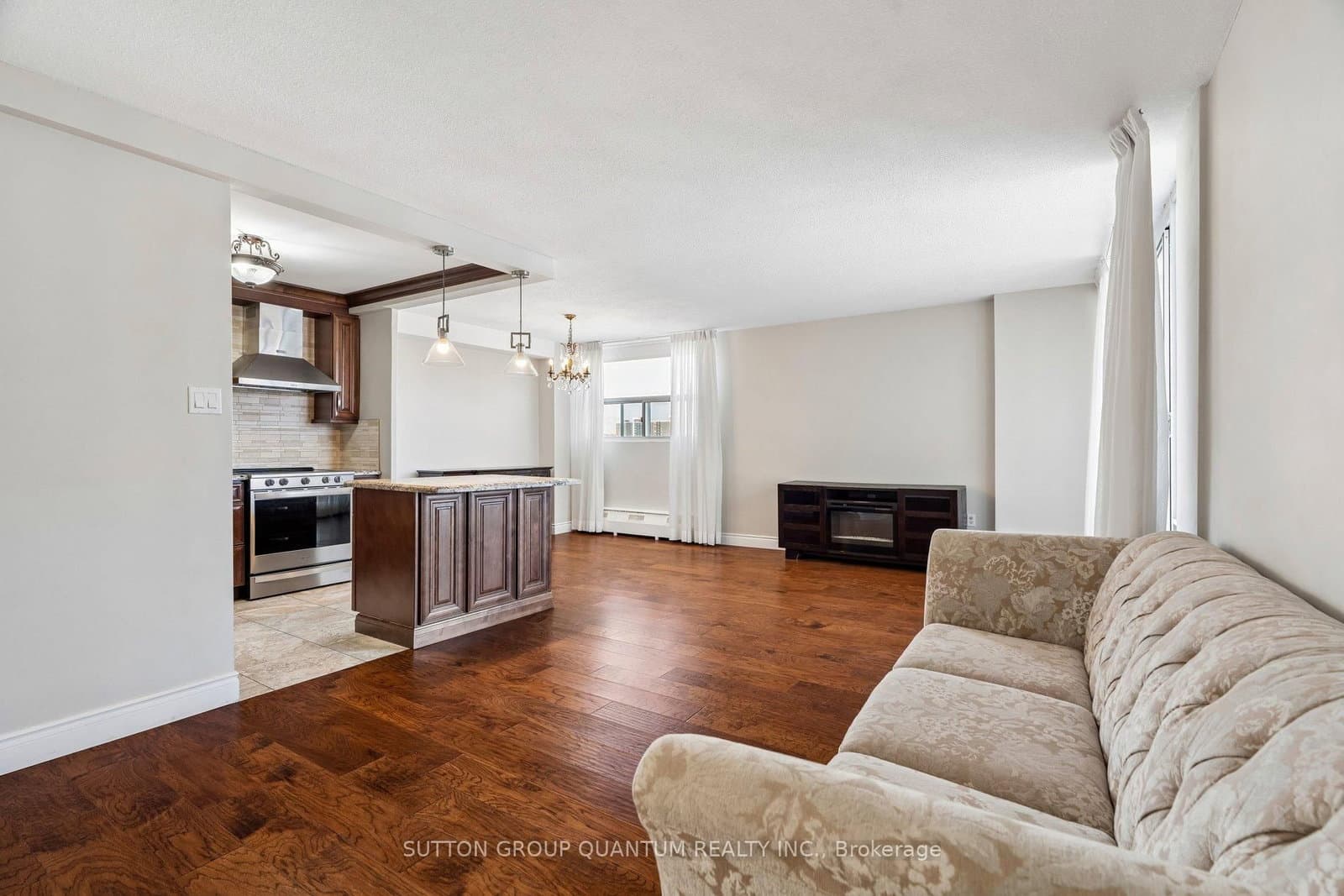 2345 Confederation Parkway, Unit 802 thumbnail 2