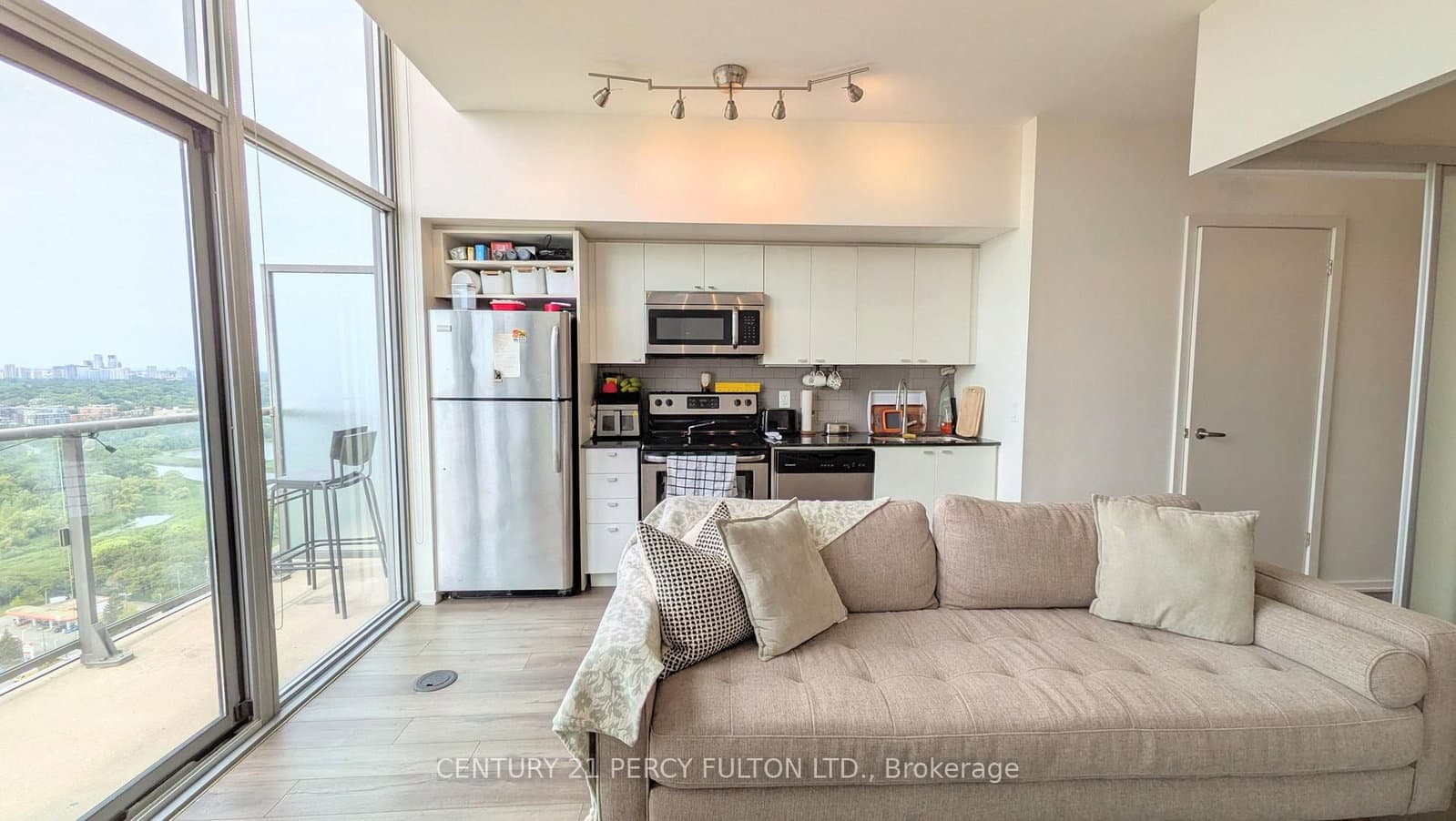 105 The Queensway, Unit 3505 thumbnail 9