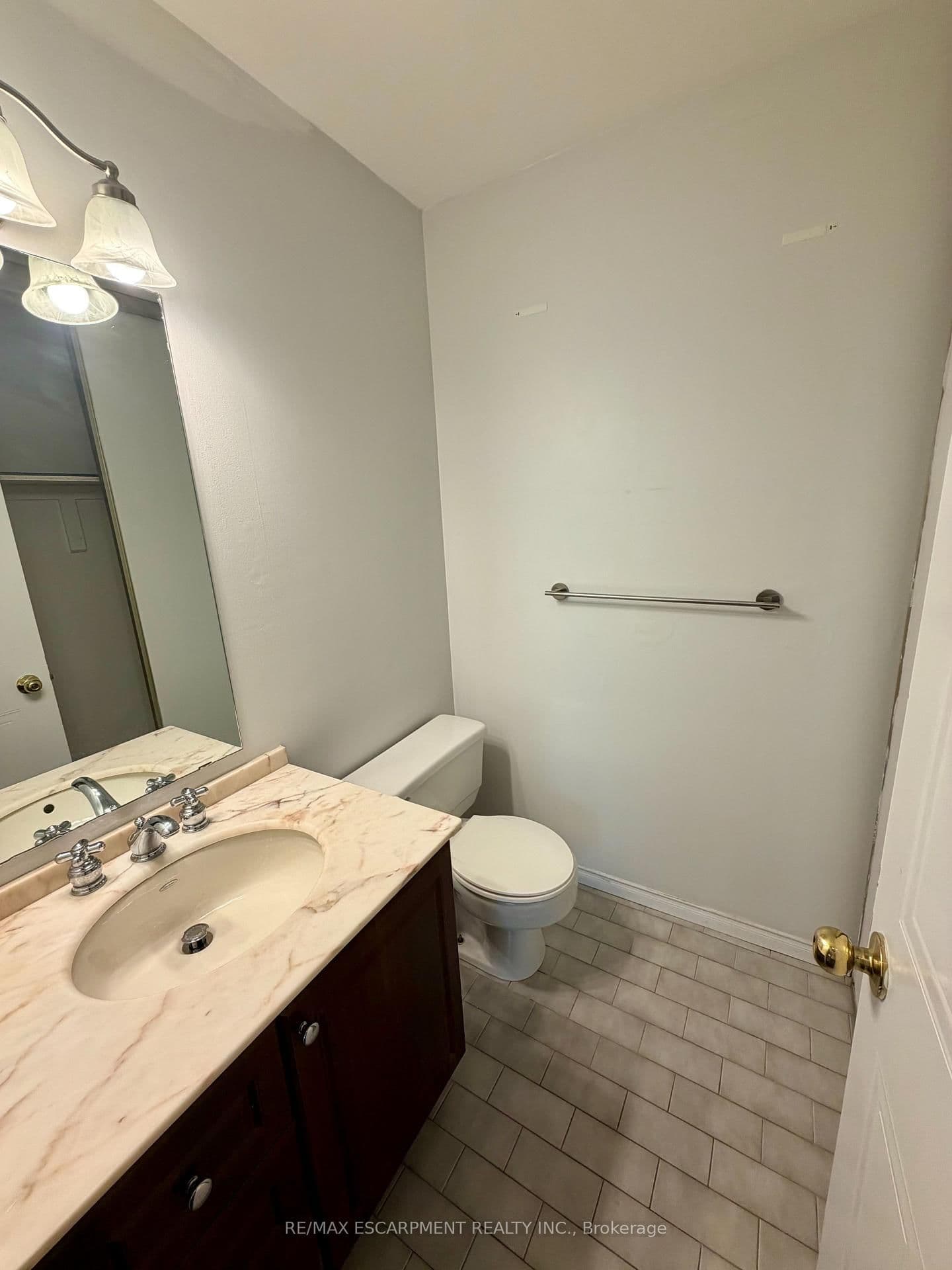 1270 Maple Crossing Boulevard E, Unit 103 thumbnail 22
