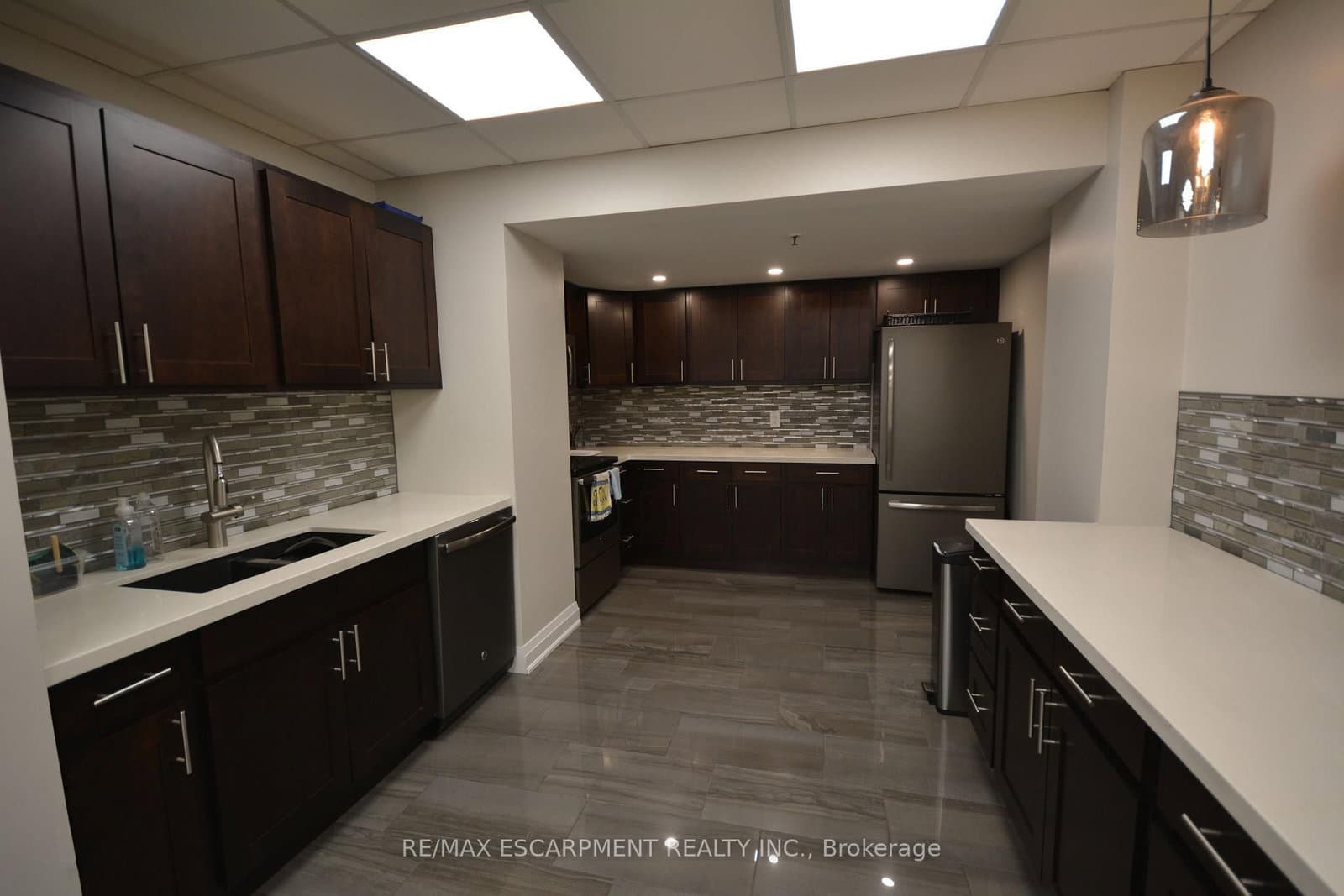 1270 Maple Crossing Boulevard E, Unit 103 thumbnail 30