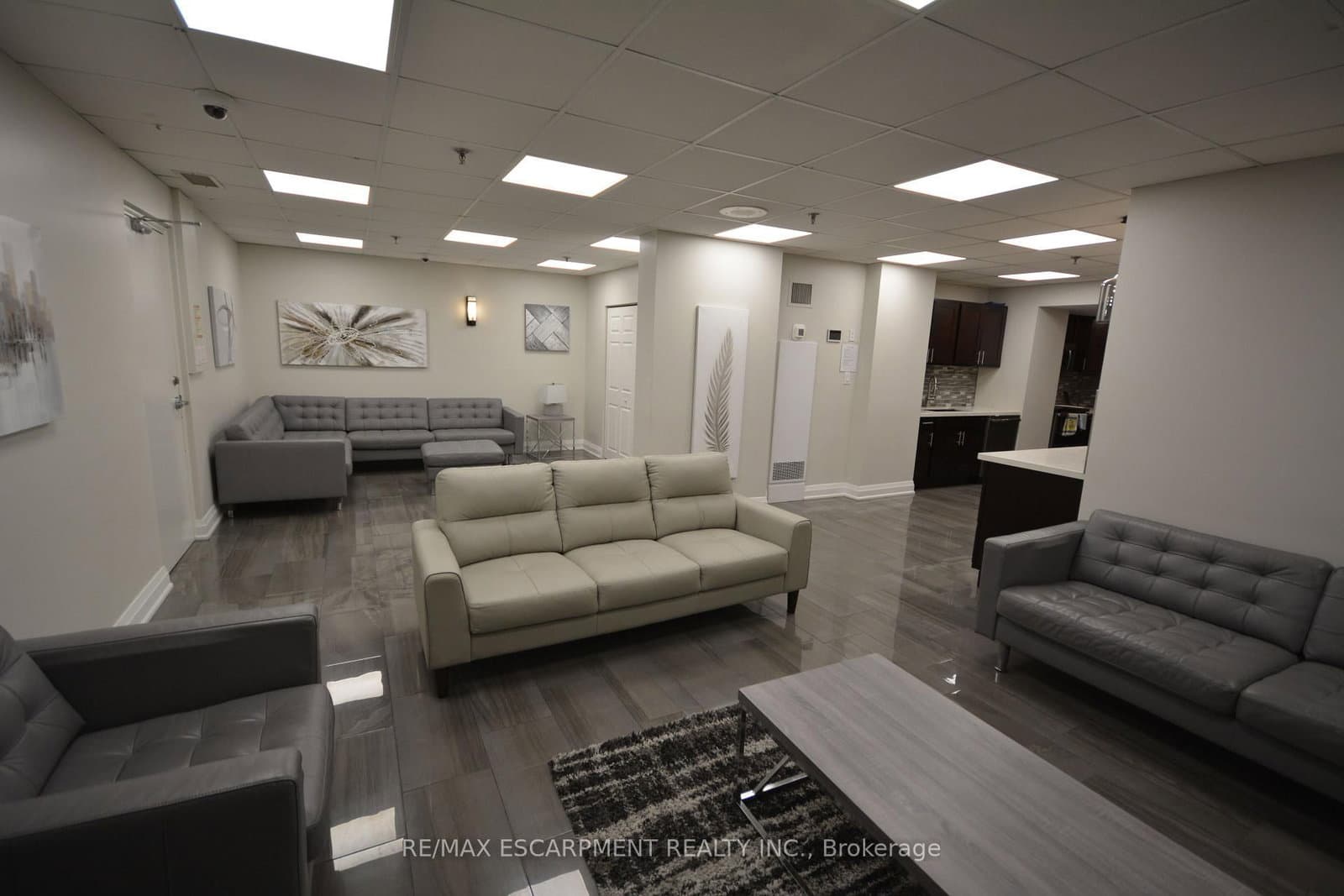 1270 Maple Crossing Boulevard E, Unit 103 thumbnail 33