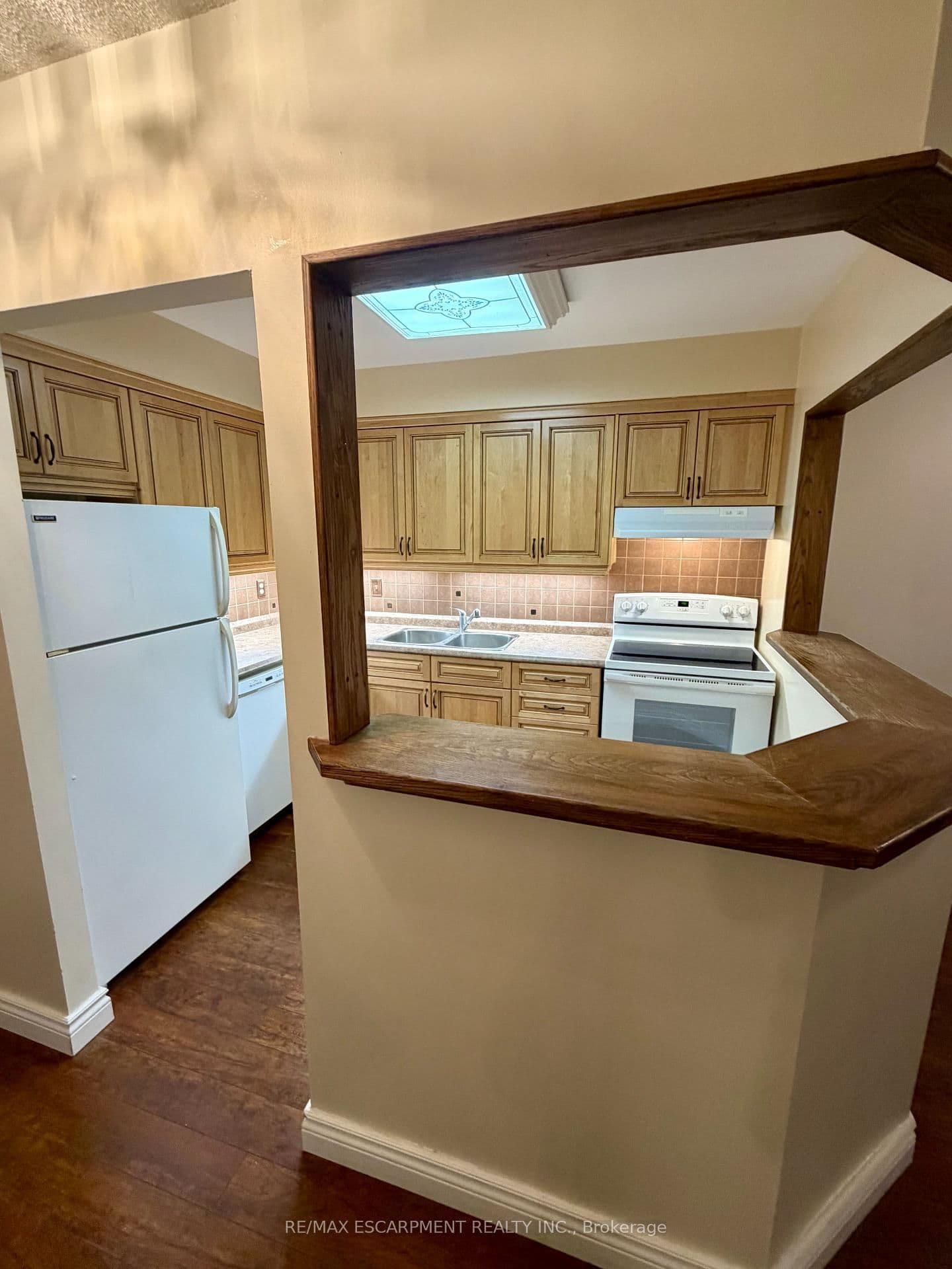 1270 Maple Crossing Boulevard E, Unit 103 thumbnail 4