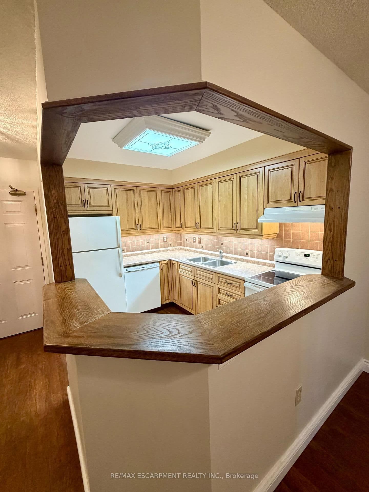 1270 Maple Crossing Boulevard E, Unit 103 thumbnail 5