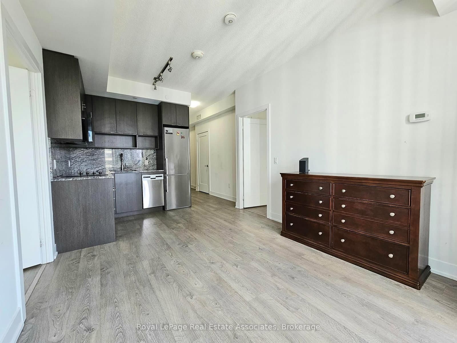 9 Mabelle Avenue, Unit 3019 thumbnail 3