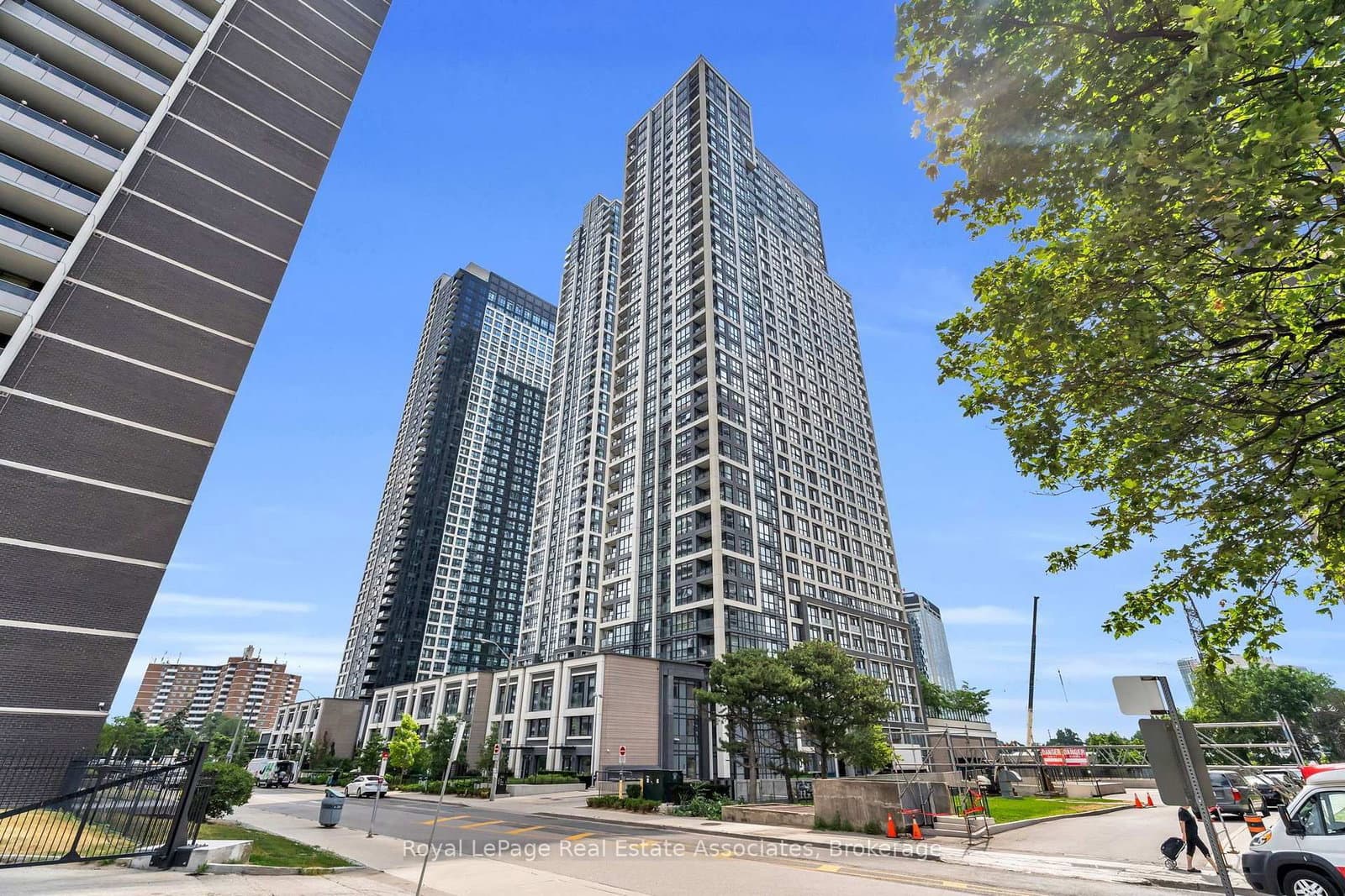 7 Mabelle Avenue, Unit 3101