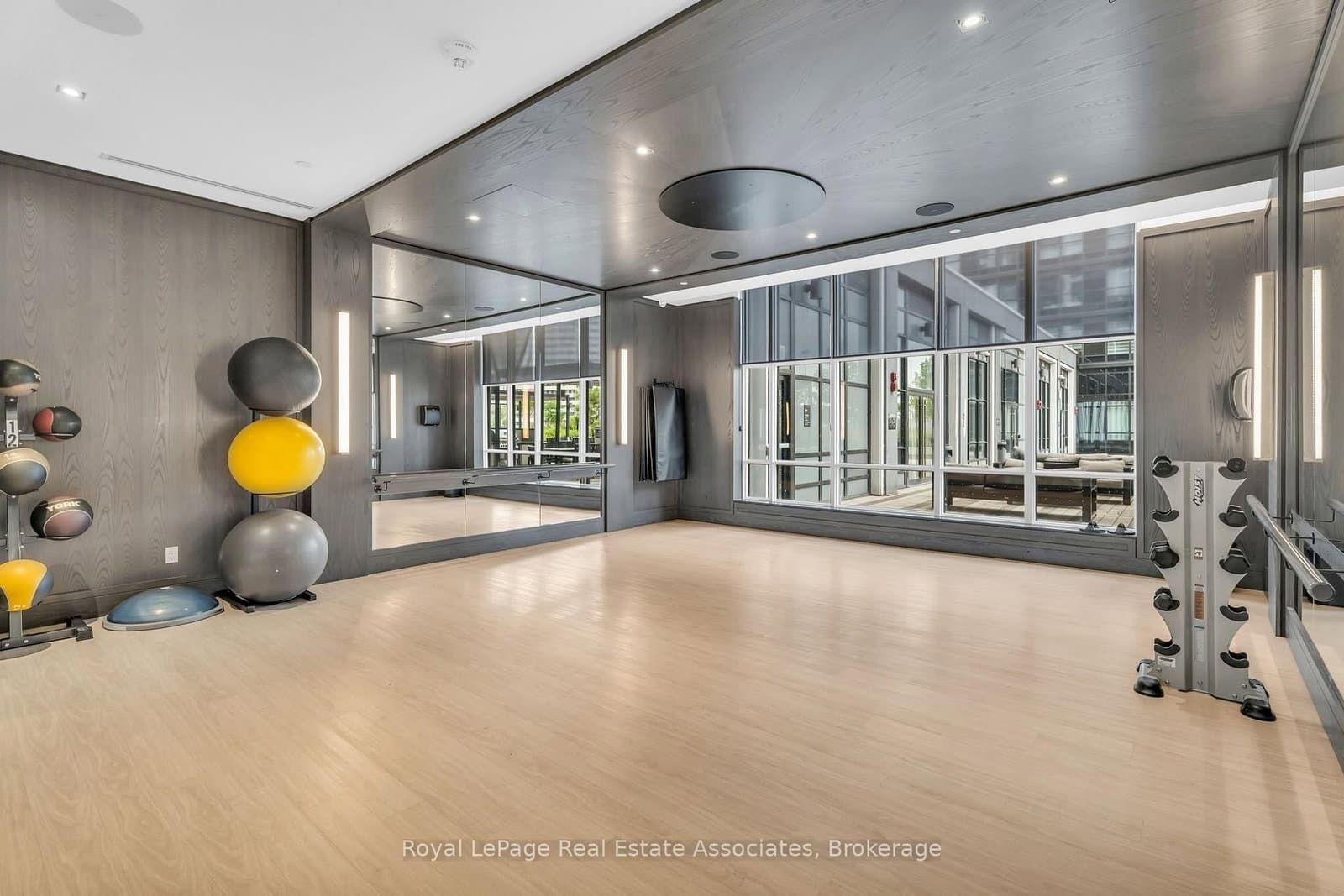 7 Mabelle Avenue, Unit 3101 thumbnail 16