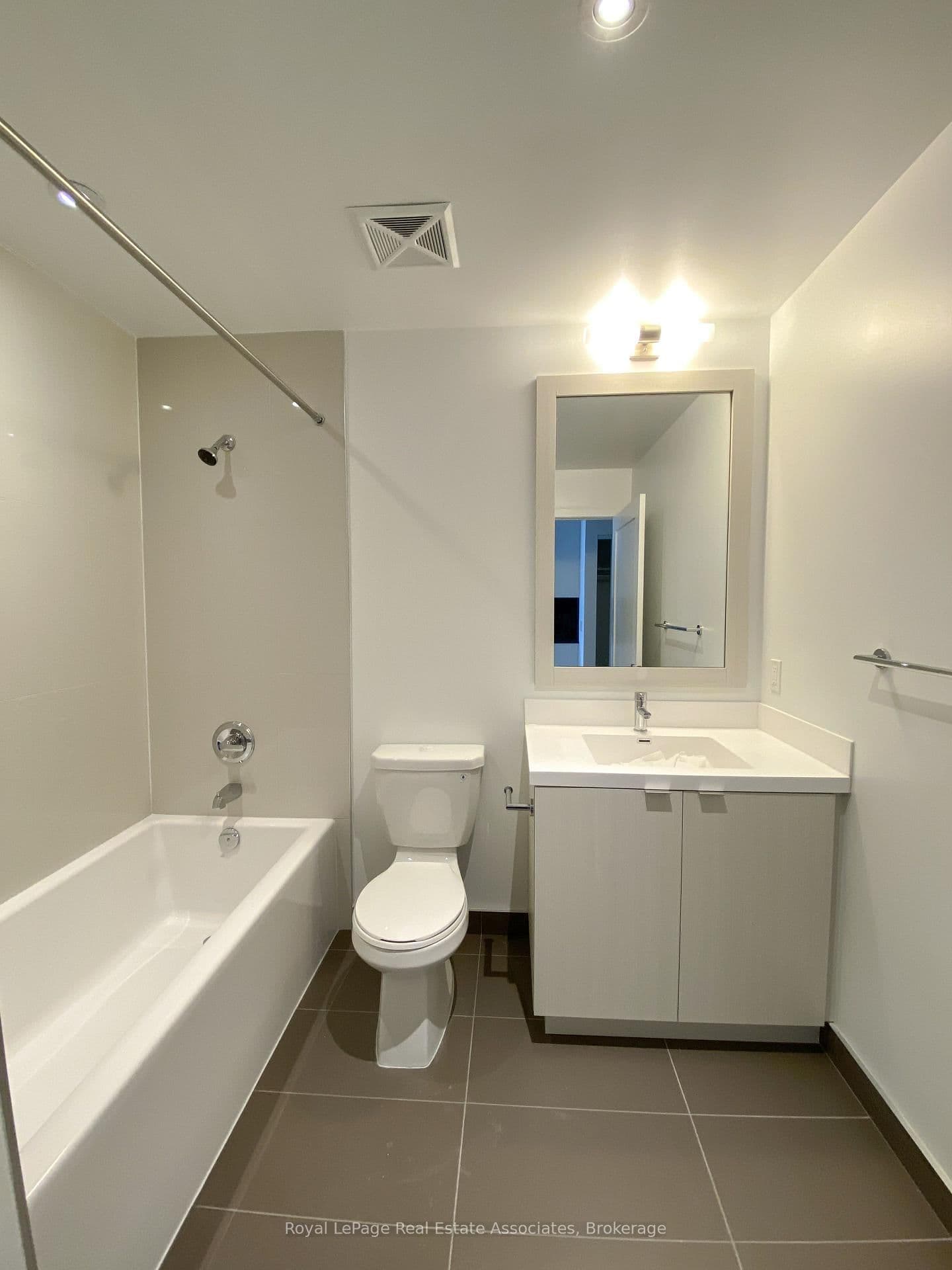 7 Mabelle Avenue, Unit 3101 thumbnail 8