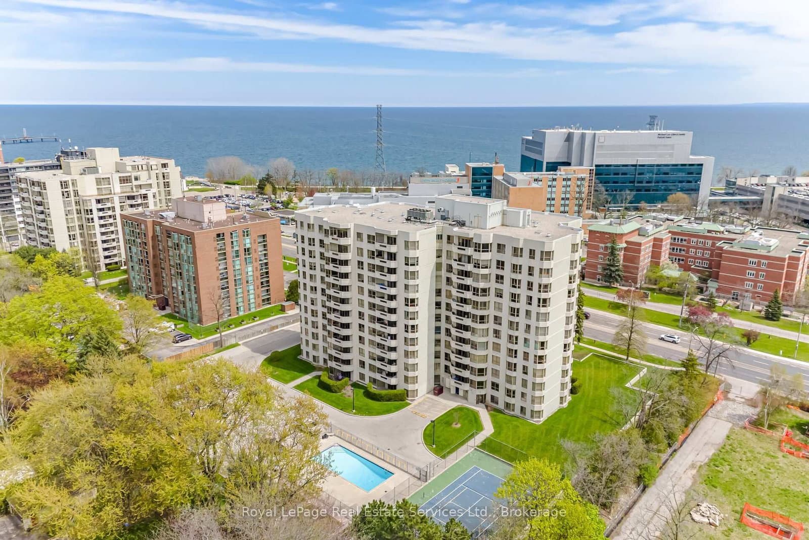 #1001 - 1201 North Shore Boulevard E