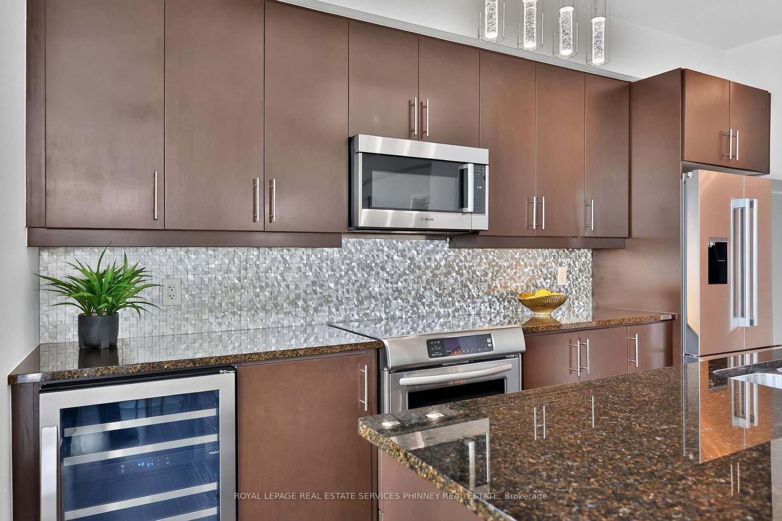 1 Hurontario Street, Unit 1705 thumbnail 13