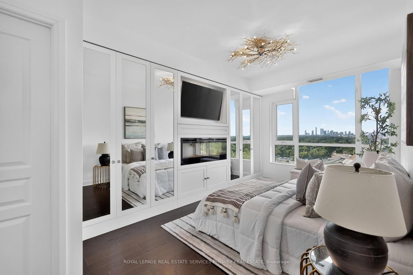 1 Hurontario Street, Unit 1705 thumbnail 19