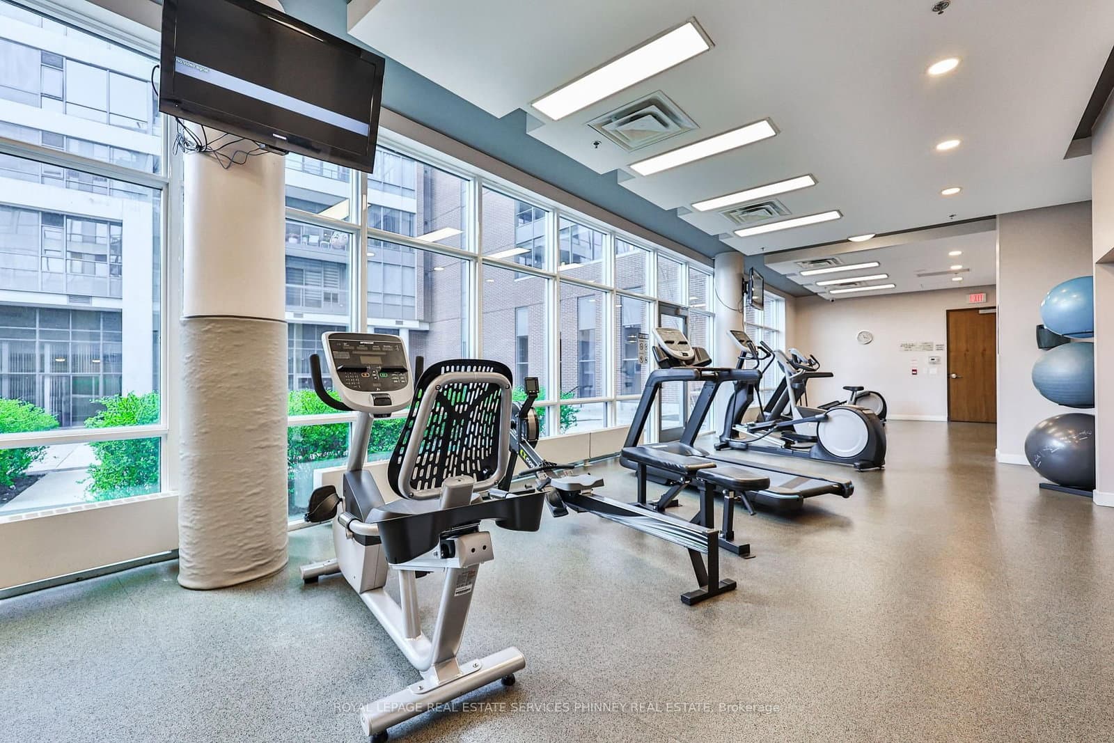 1 Hurontario Street, Unit 1705 thumbnail 25