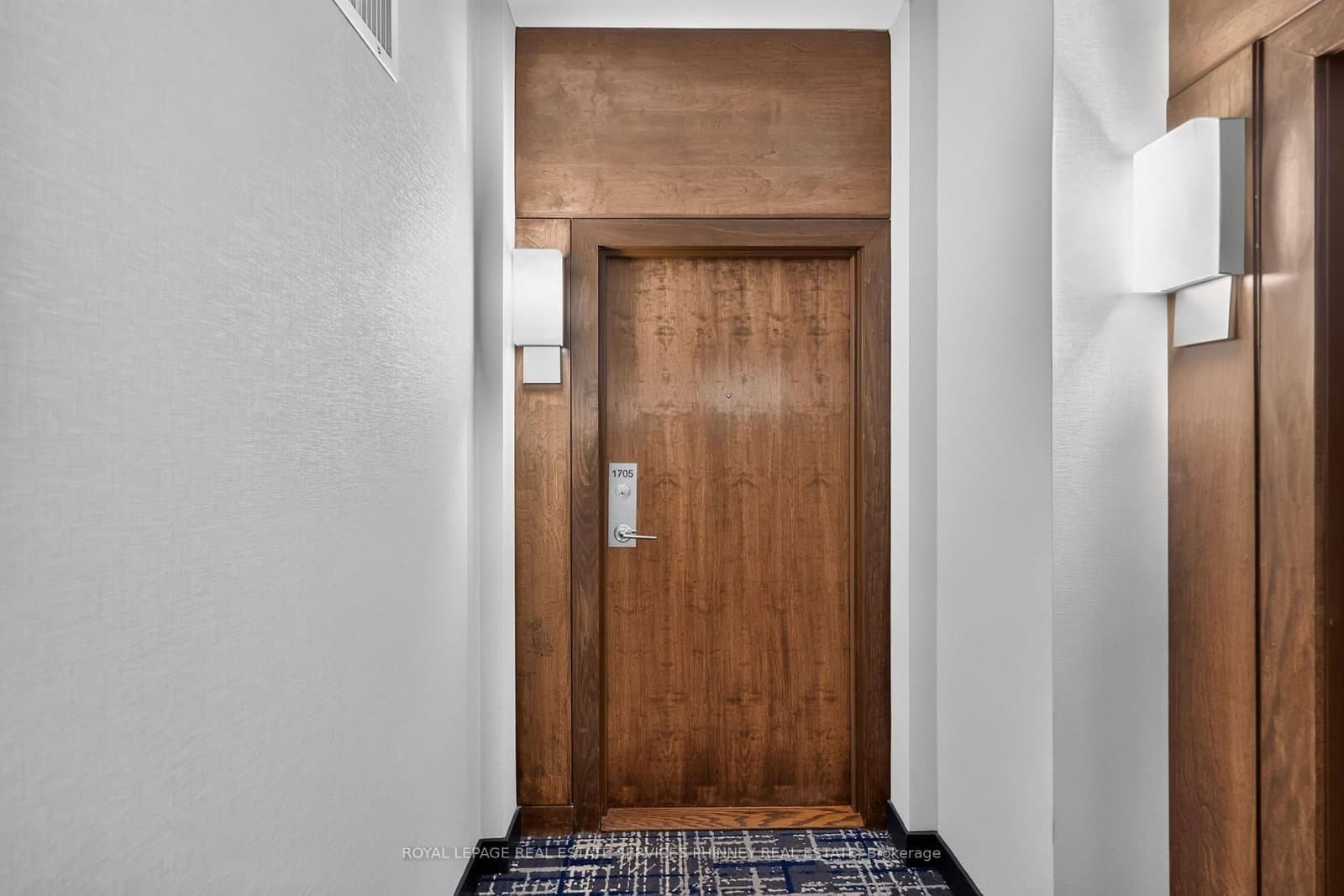 1 Hurontario Street, Unit 1705 thumbnail 3