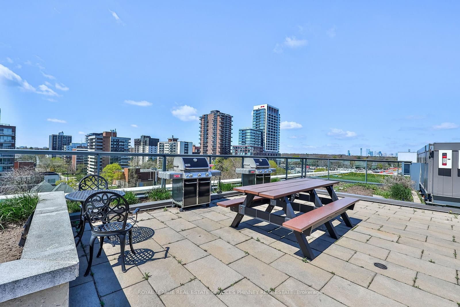1 Hurontario Street, Unit 1705 thumbnail 33