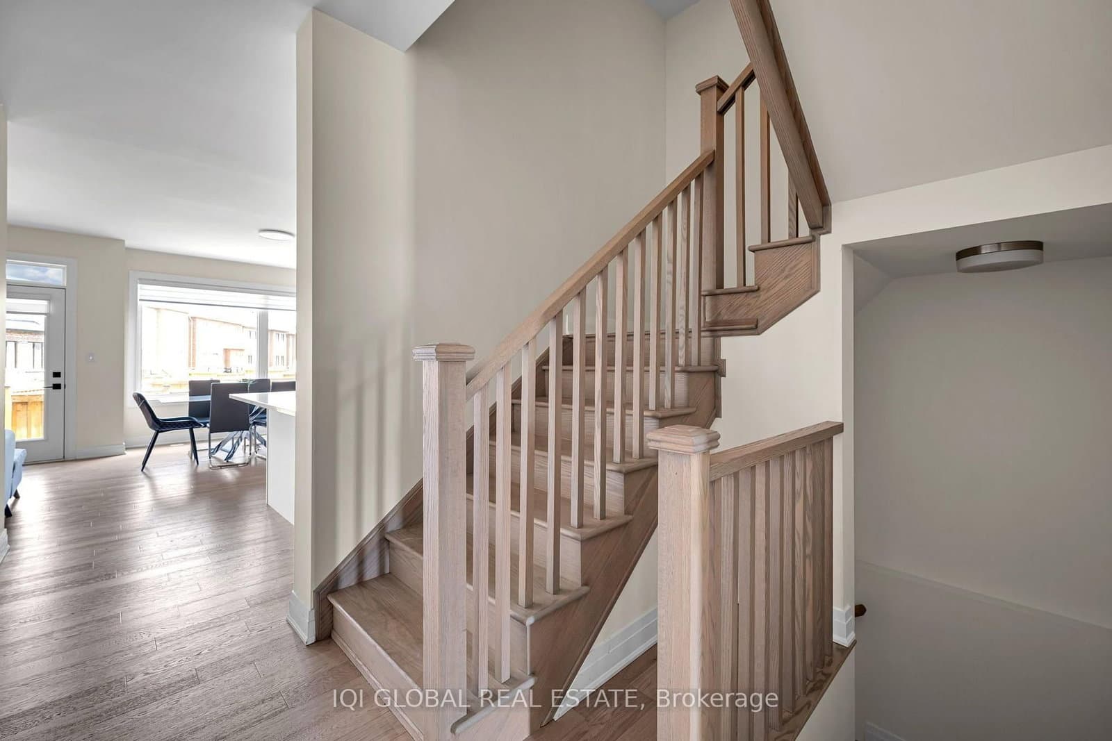 66 Settlers Road E thumbnail 11