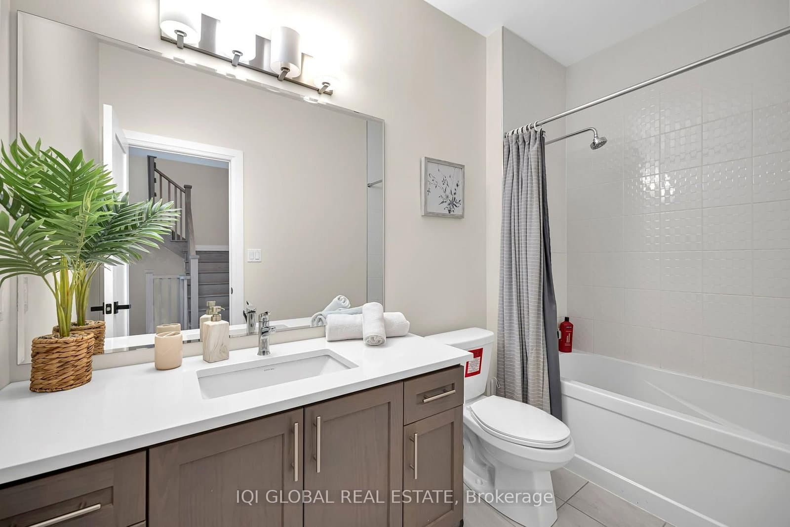66 Settlers Road E thumbnail 21