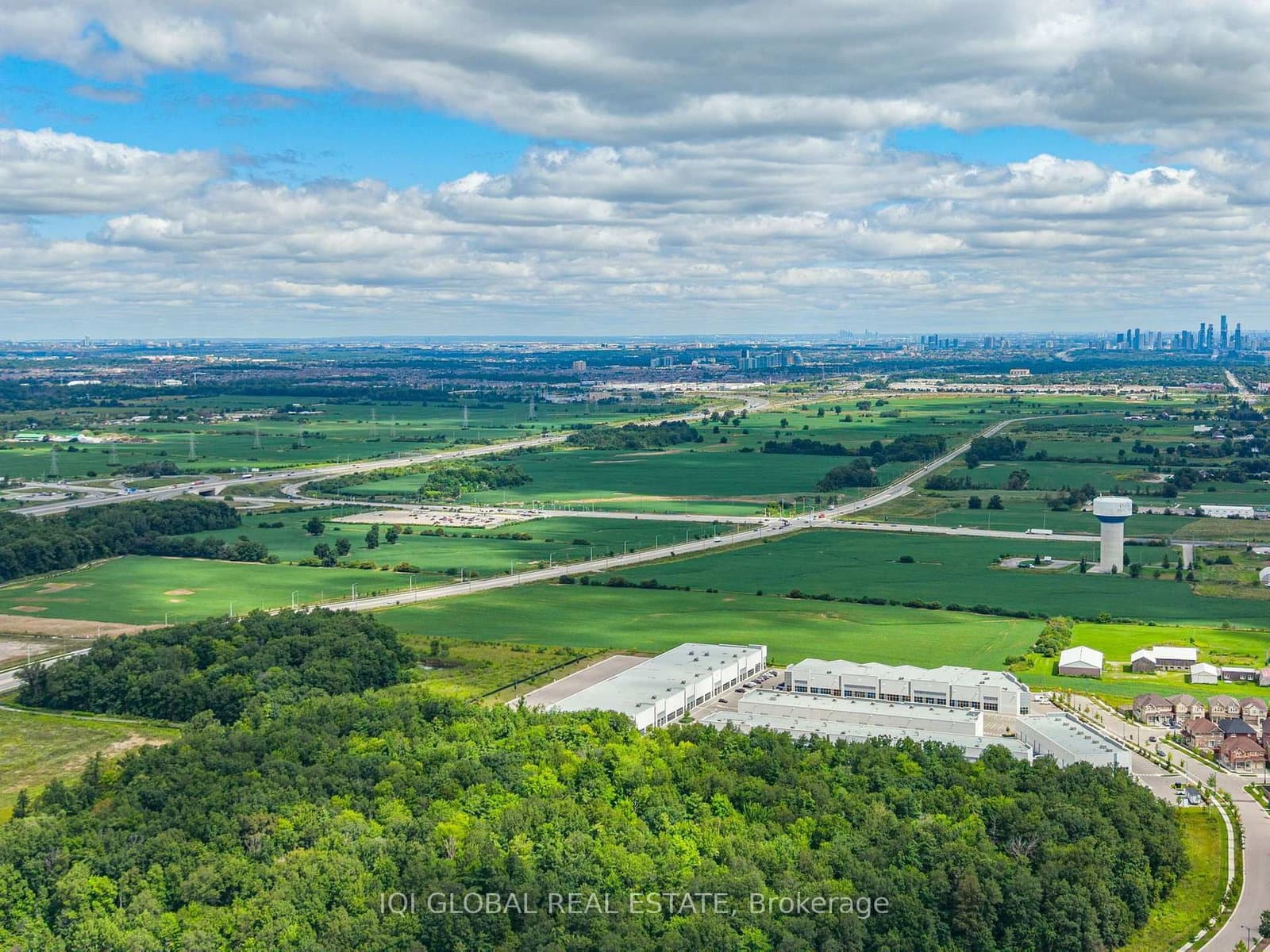 66 Settlers Road E thumbnail 41